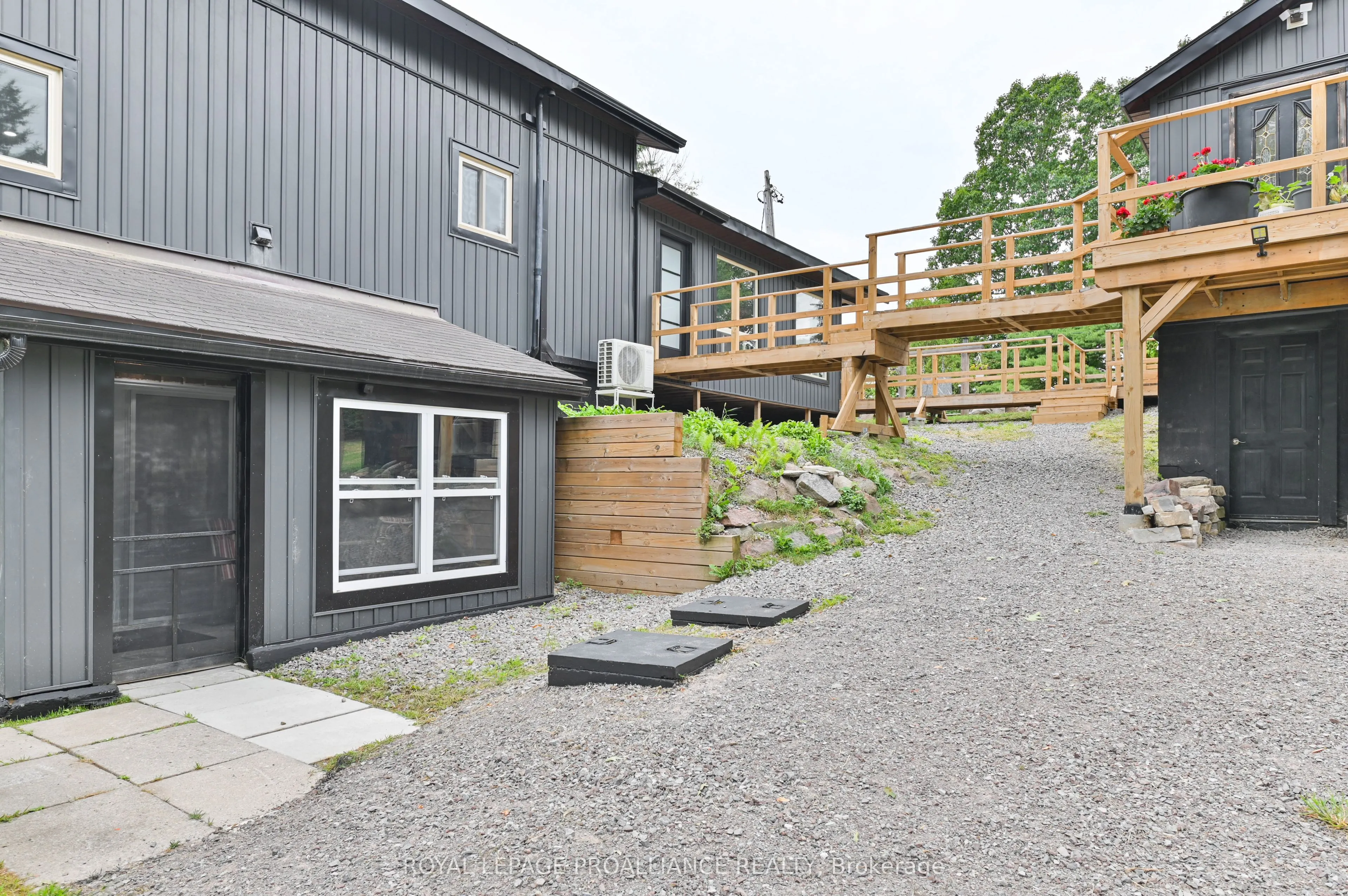 138 Hollister Road