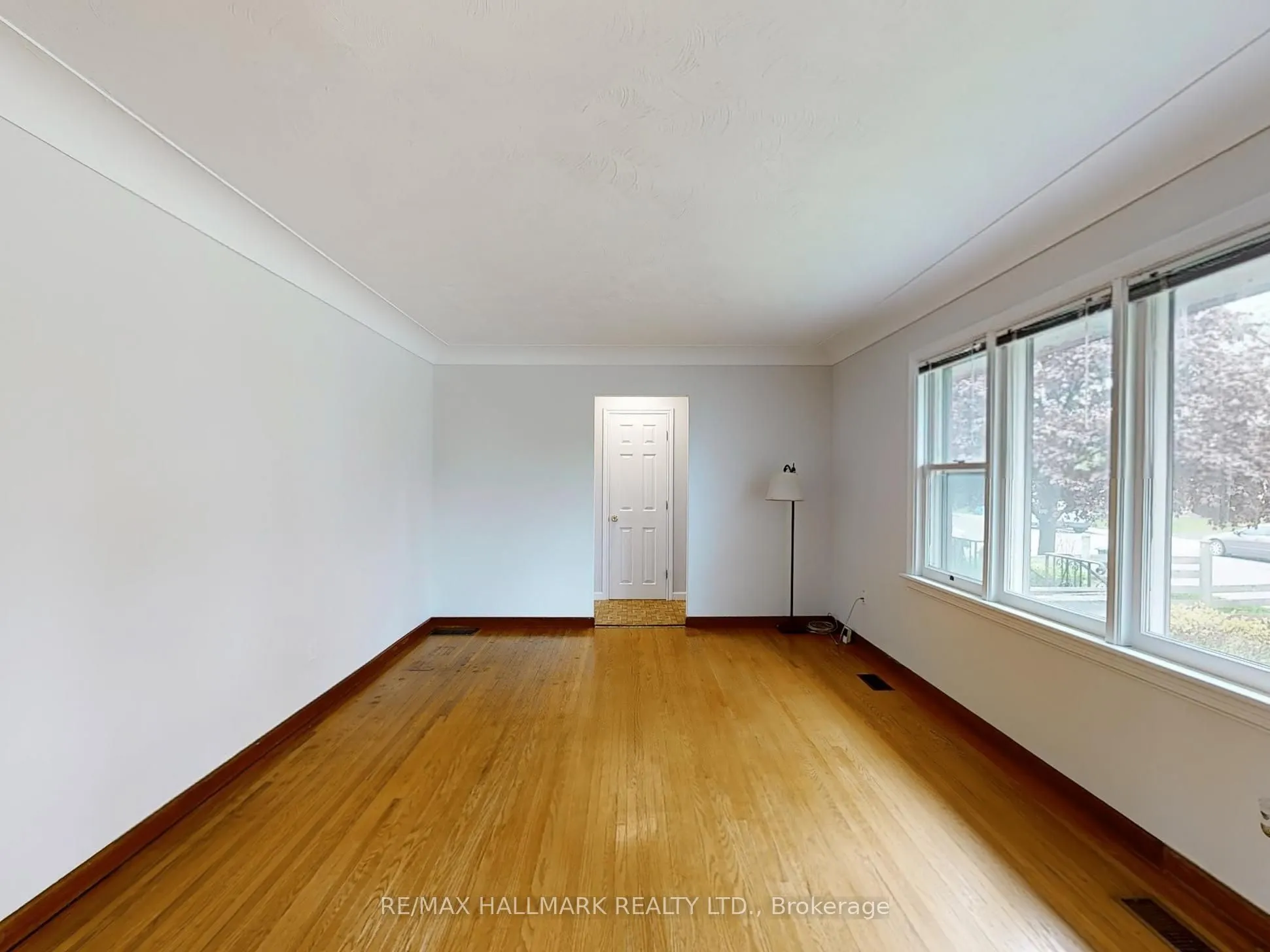 124 Mcelroy Road E