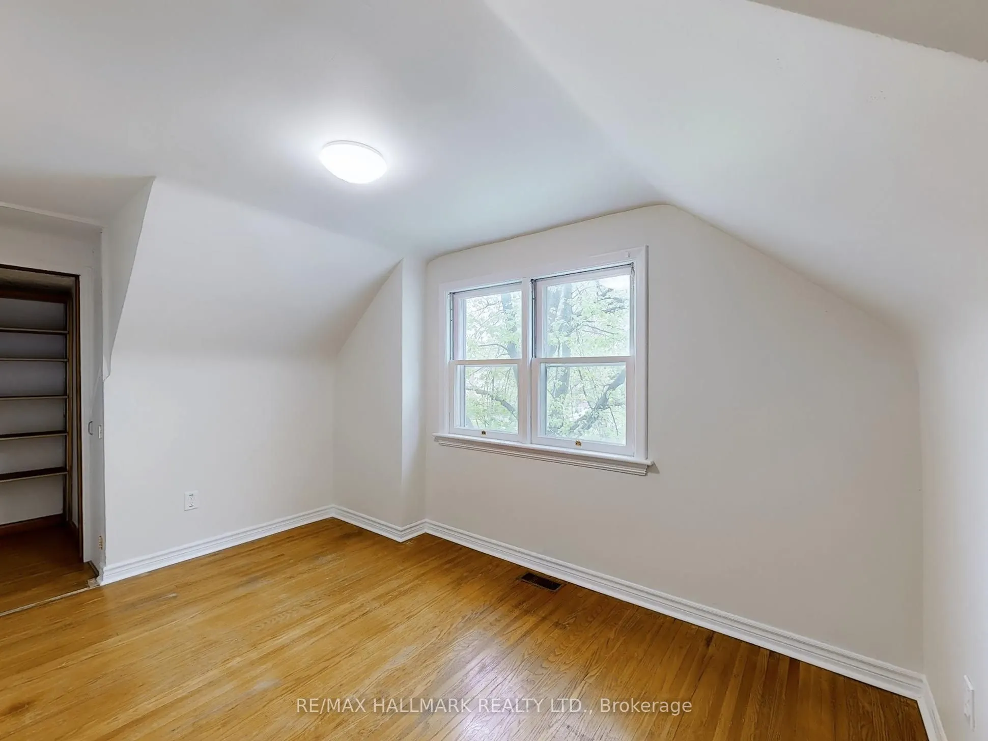 124 Mcelroy Road E
