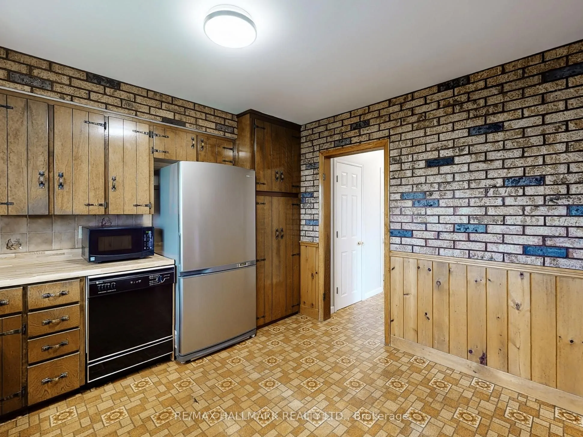 124 Mcelroy Road E