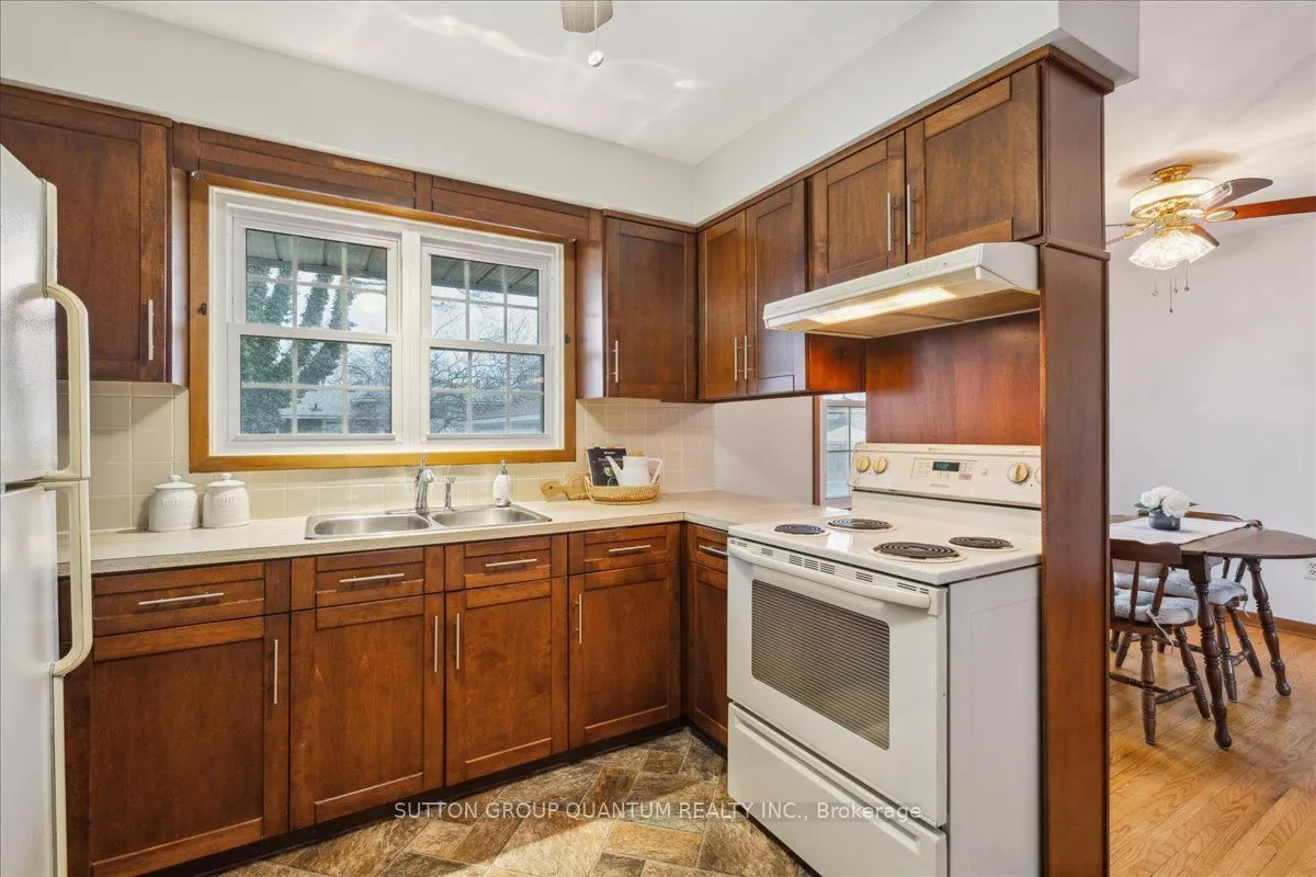 297 Lakeshore Road