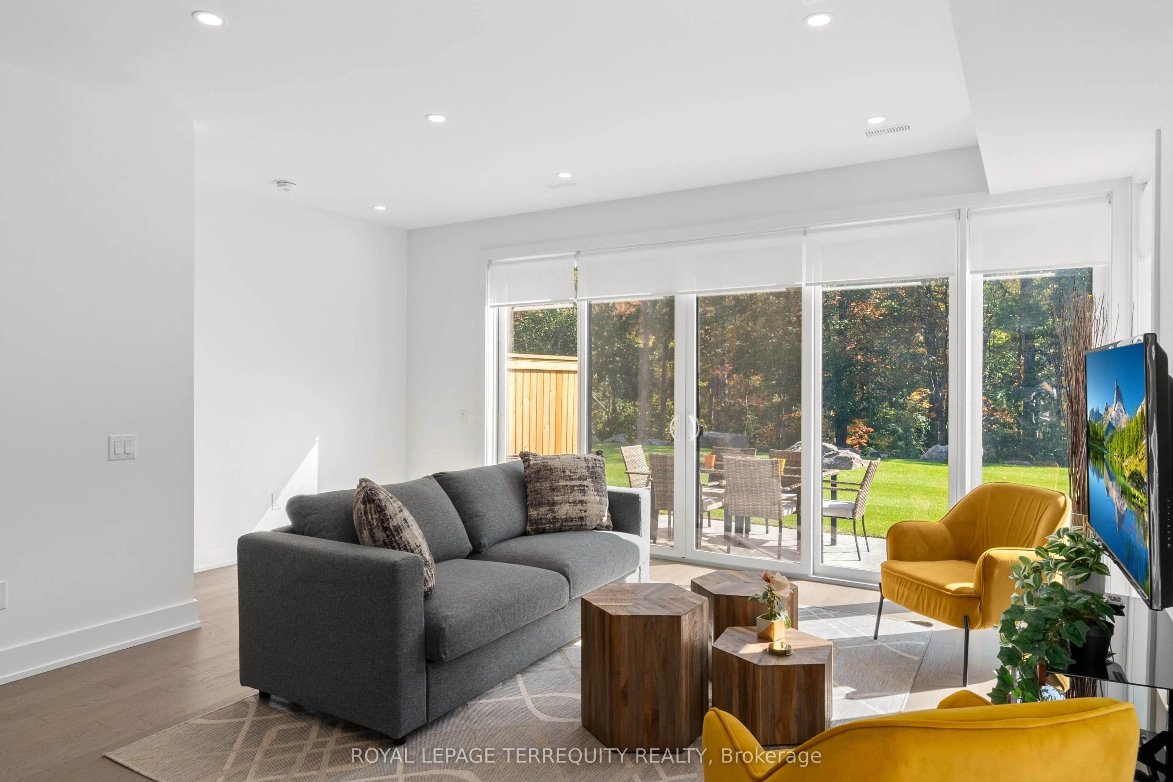 43 Rockmount Crescent