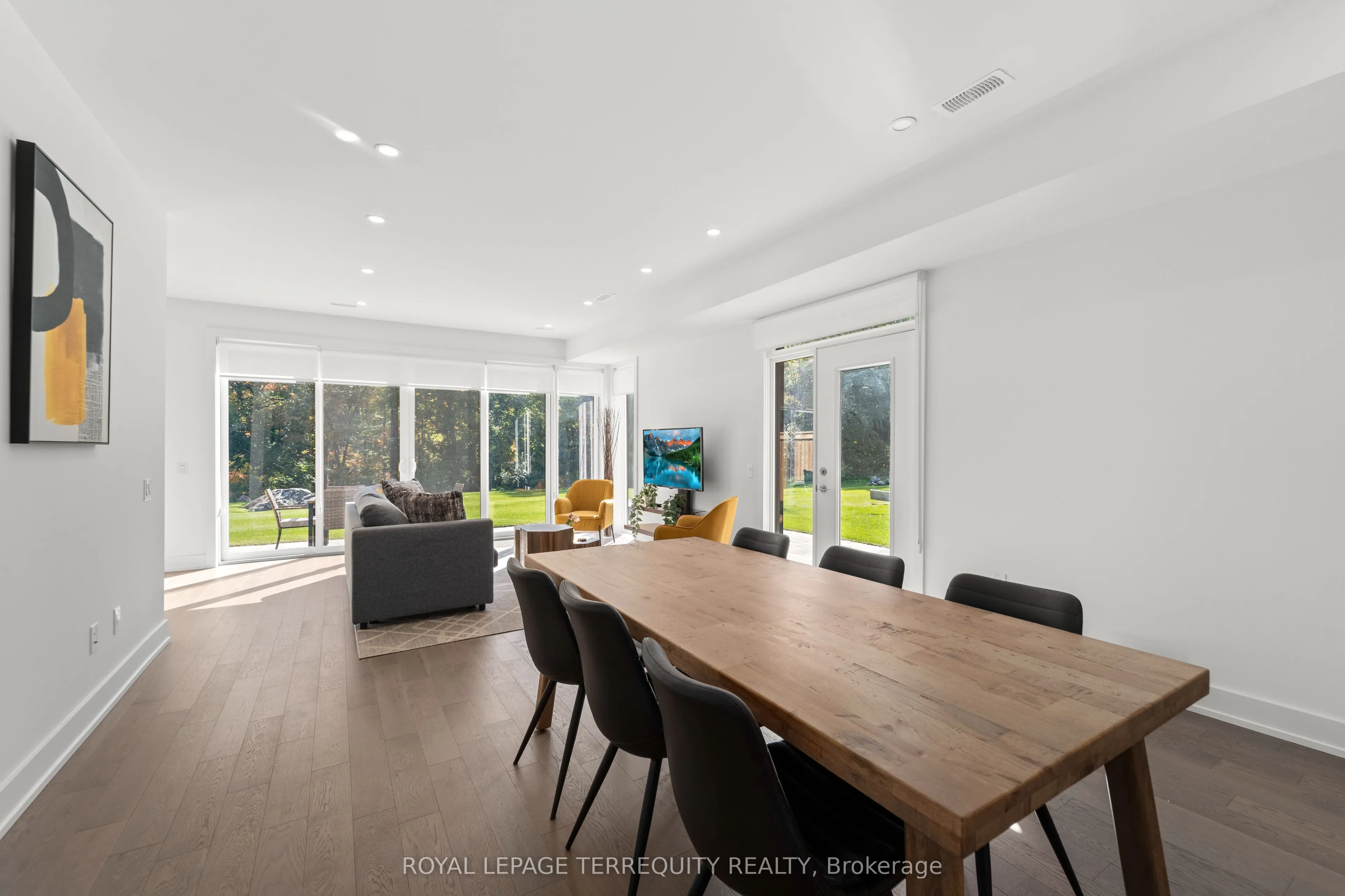 43 Rockmount Crescent
