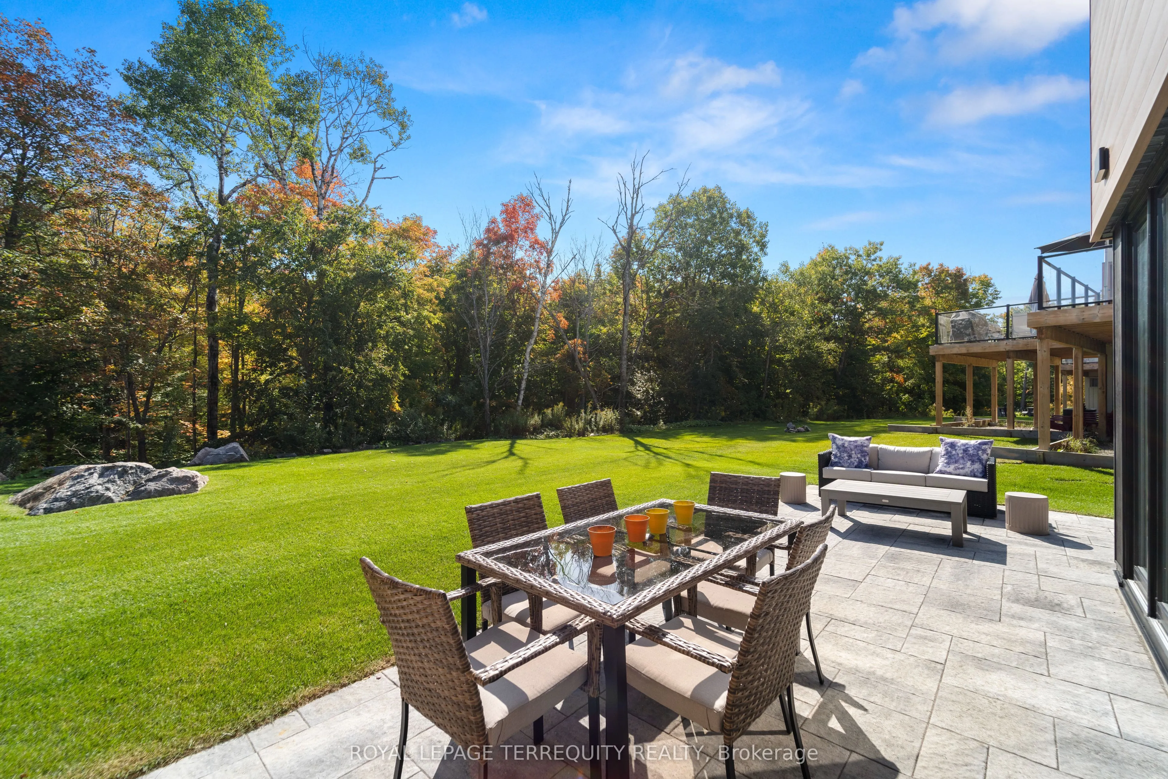 43 Rockmount Crescent