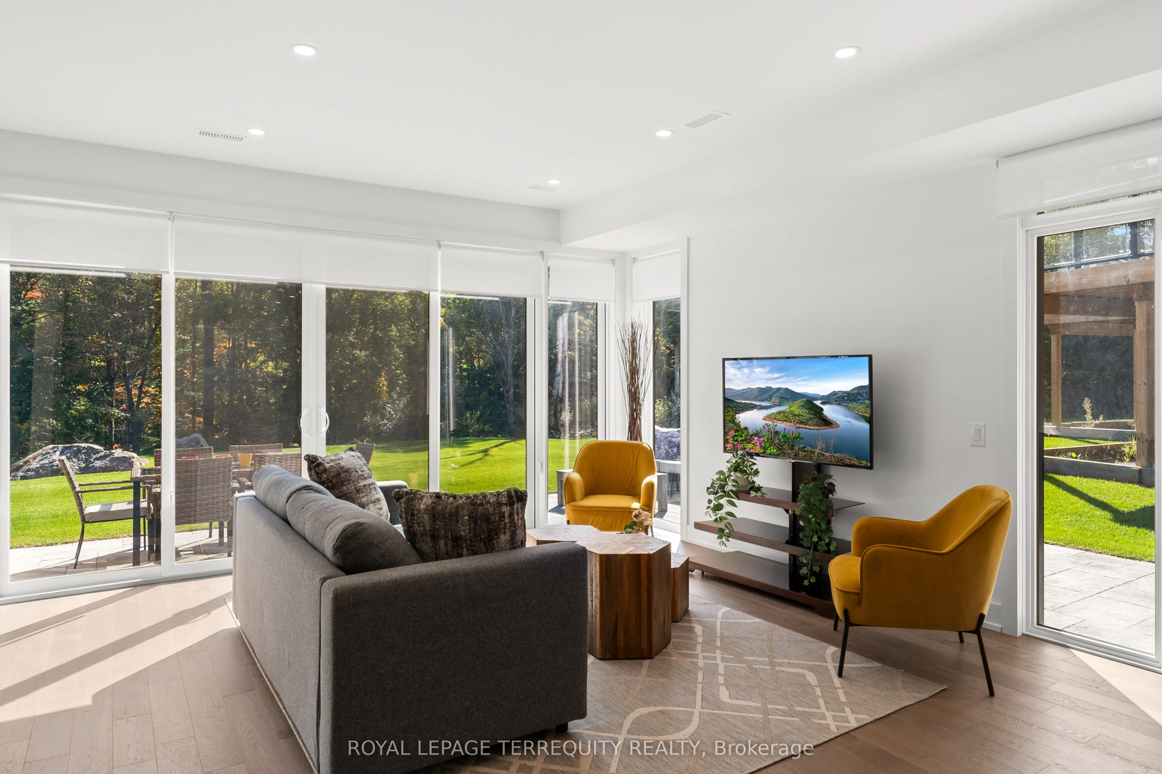 43 Rockmount Crescent
