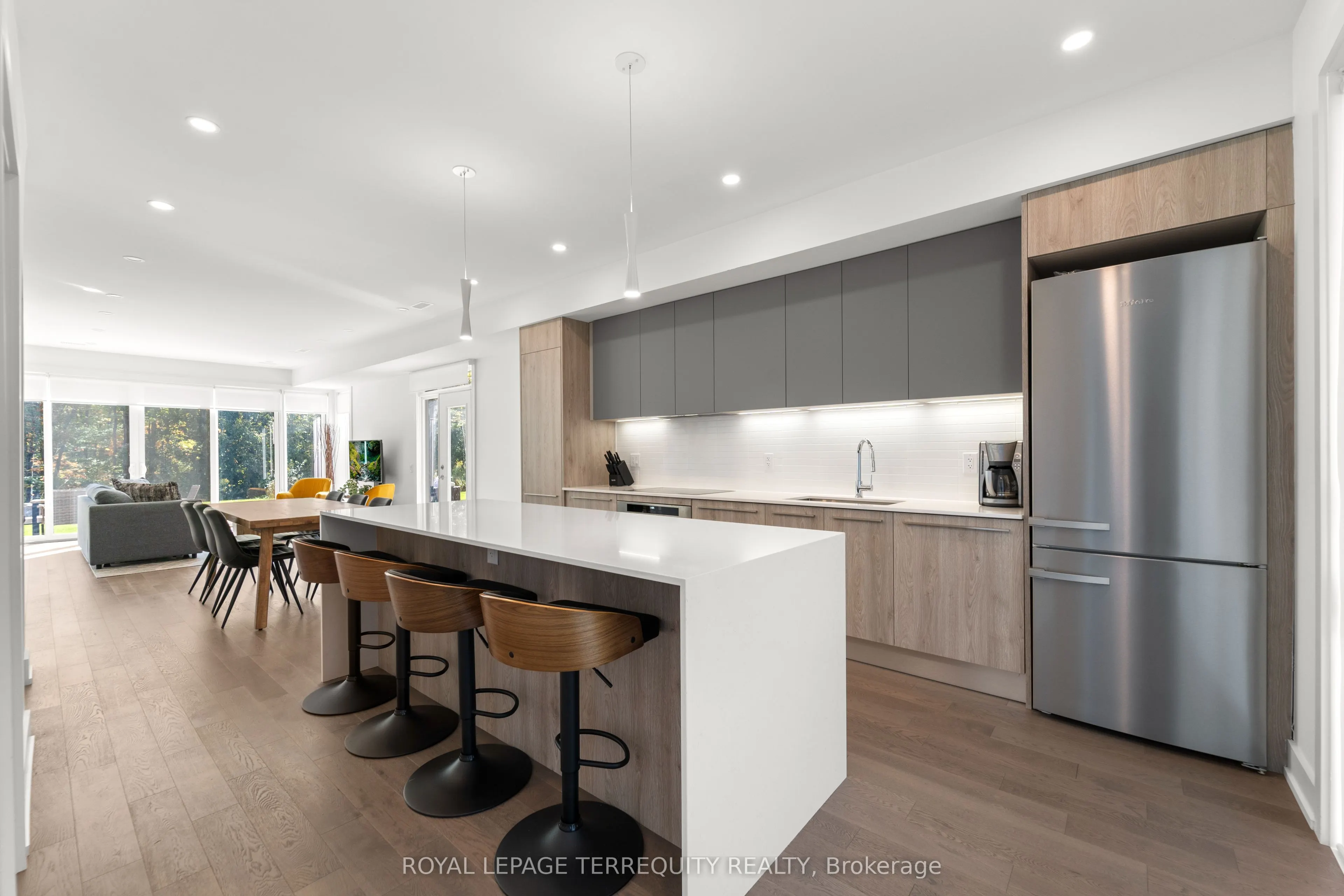 43 Rockmount Crescent