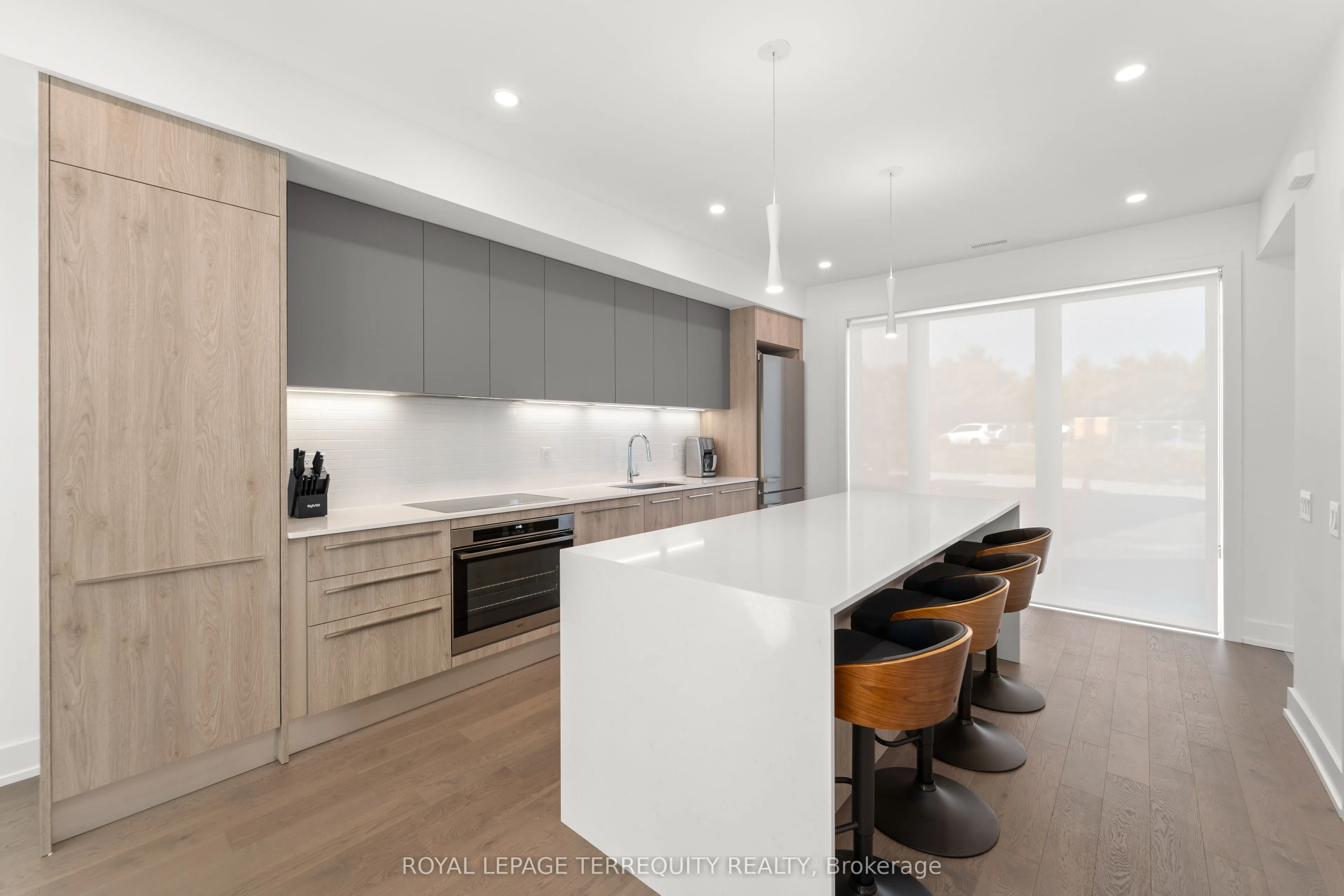 43 Rockmount Crescent