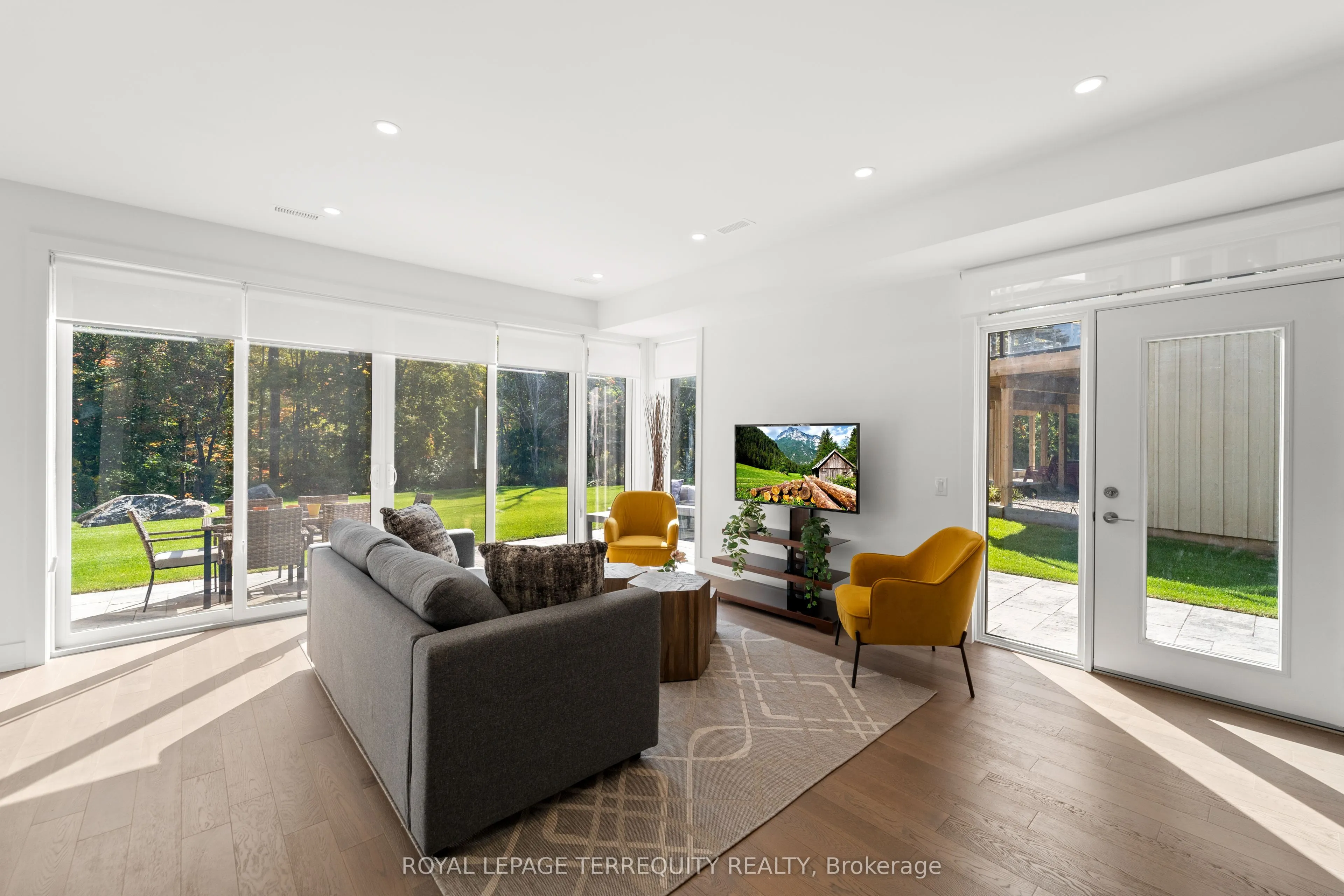 43 Rockmount Crescent