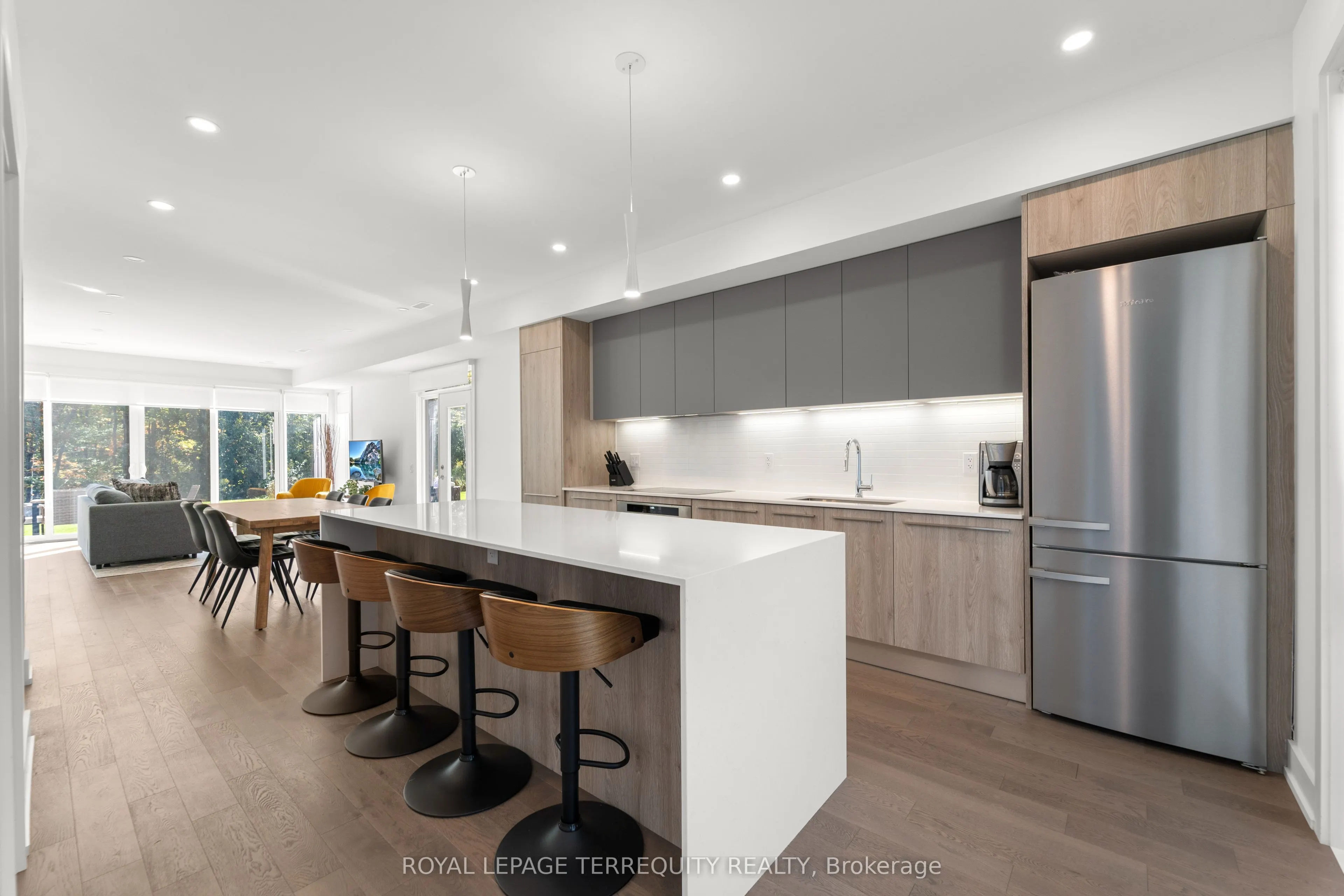 43 Rockmount Crescent