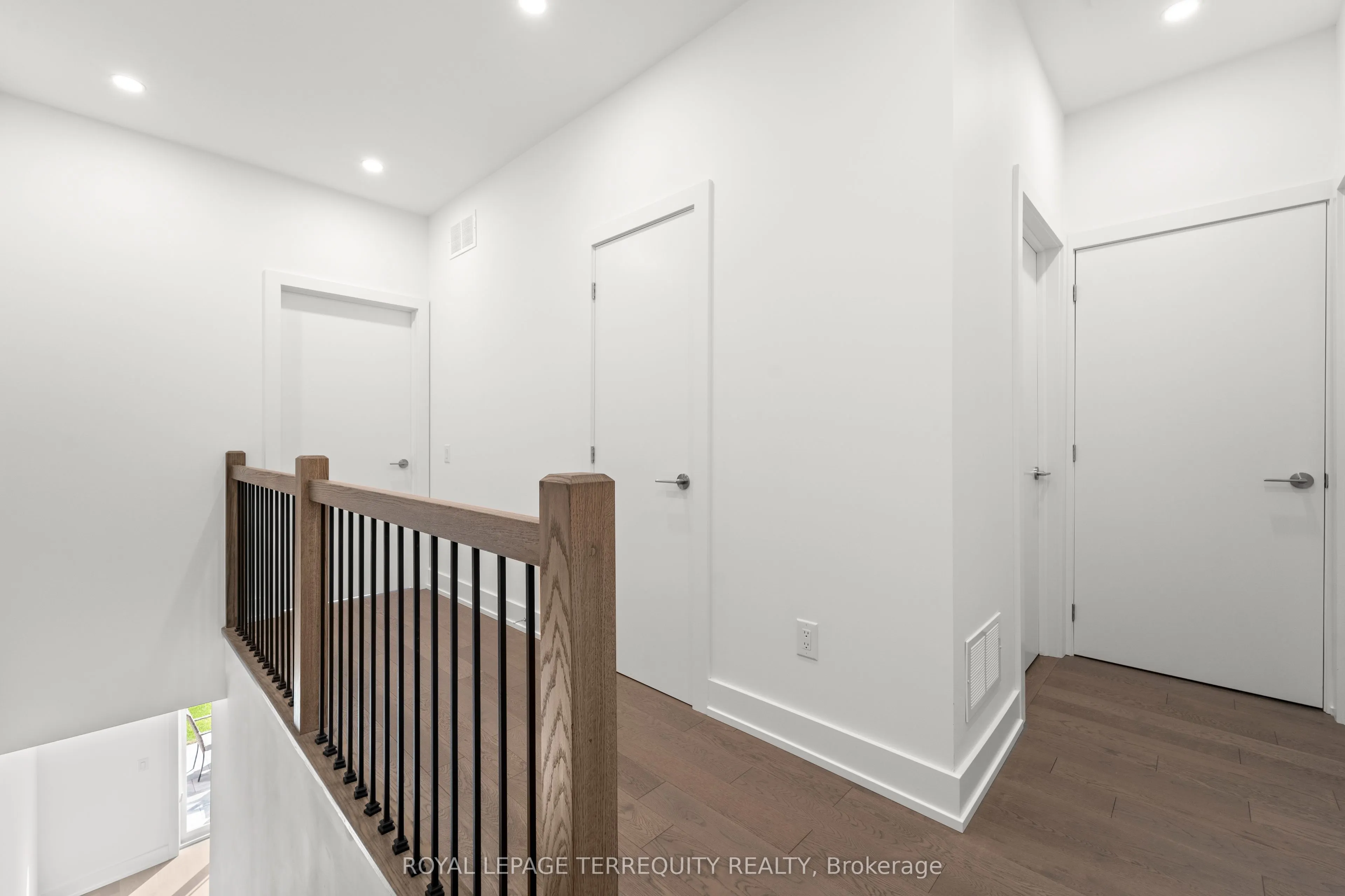 43 Rockmount Crescent