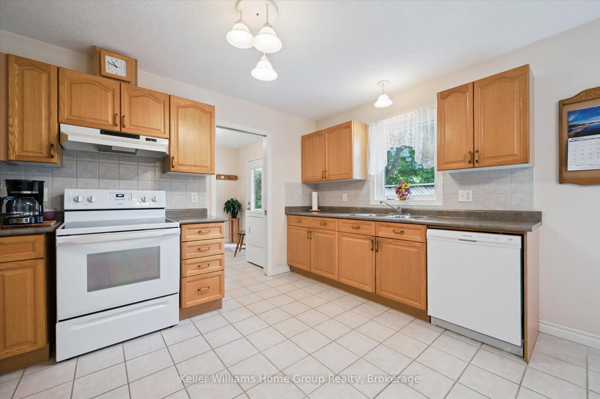 750 Dianne Crescent