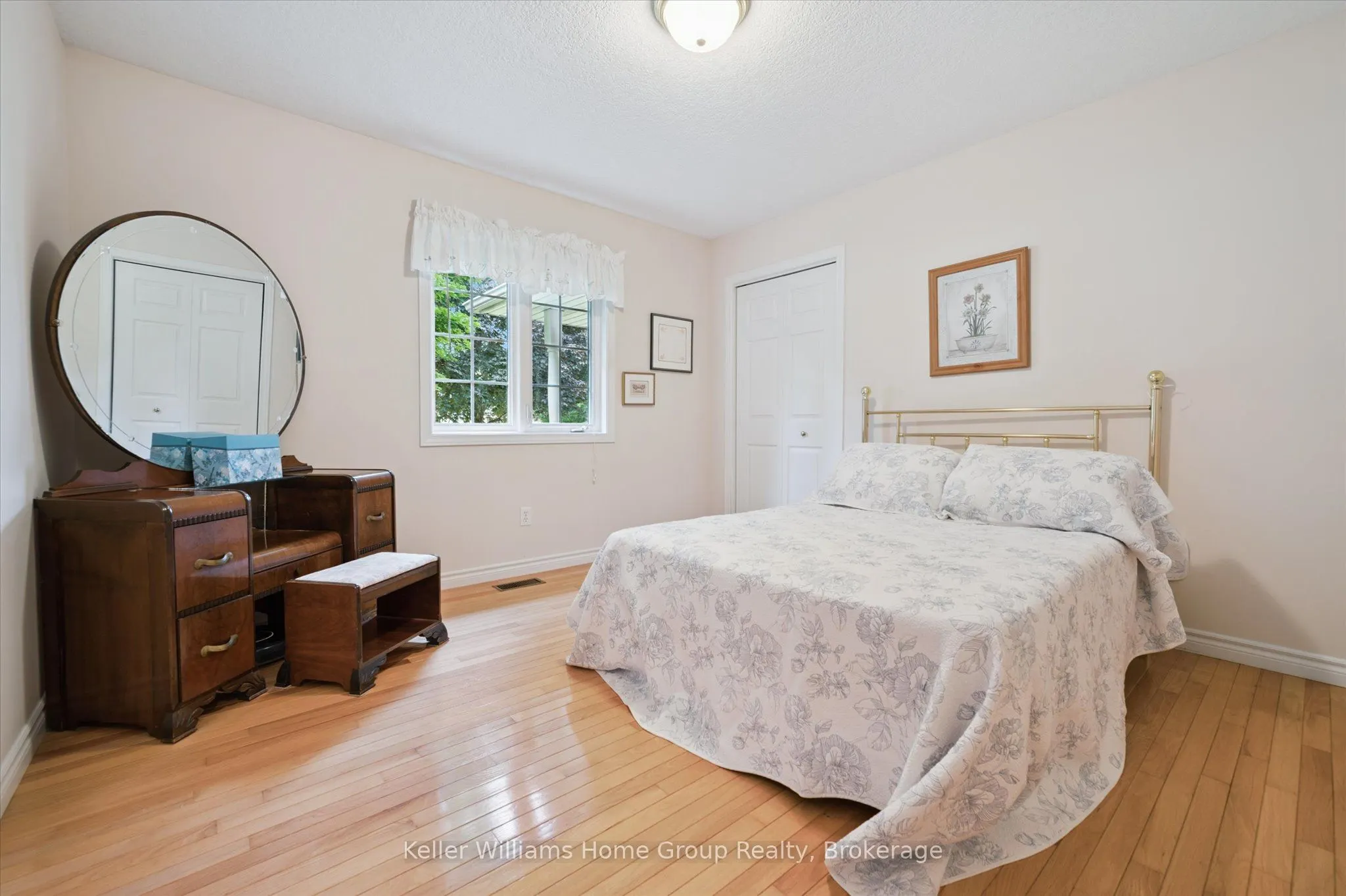 750 Dianne Crescent