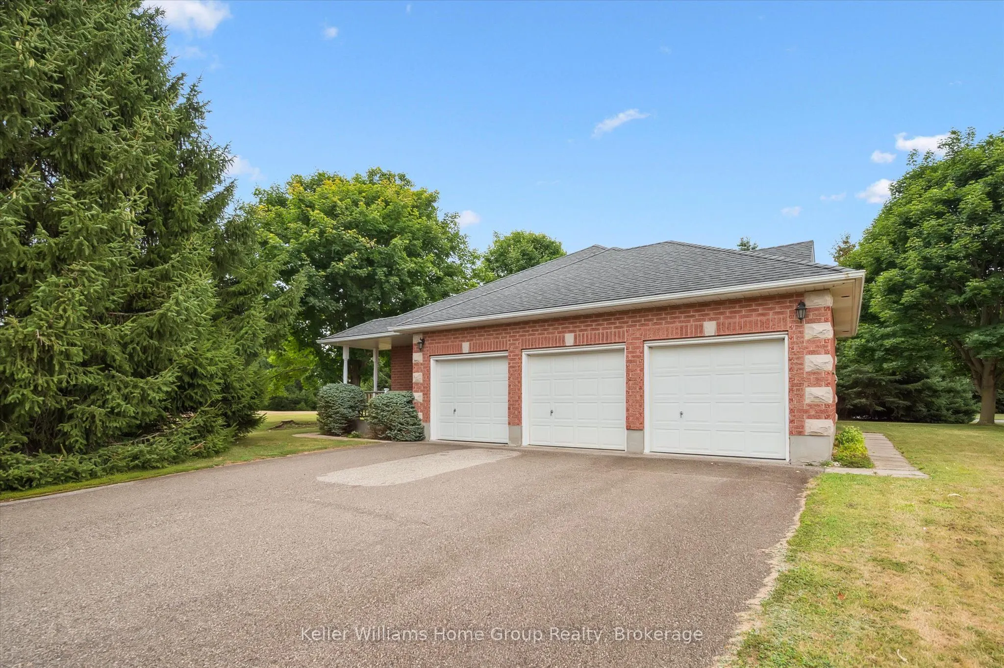 750 Dianne Crescent