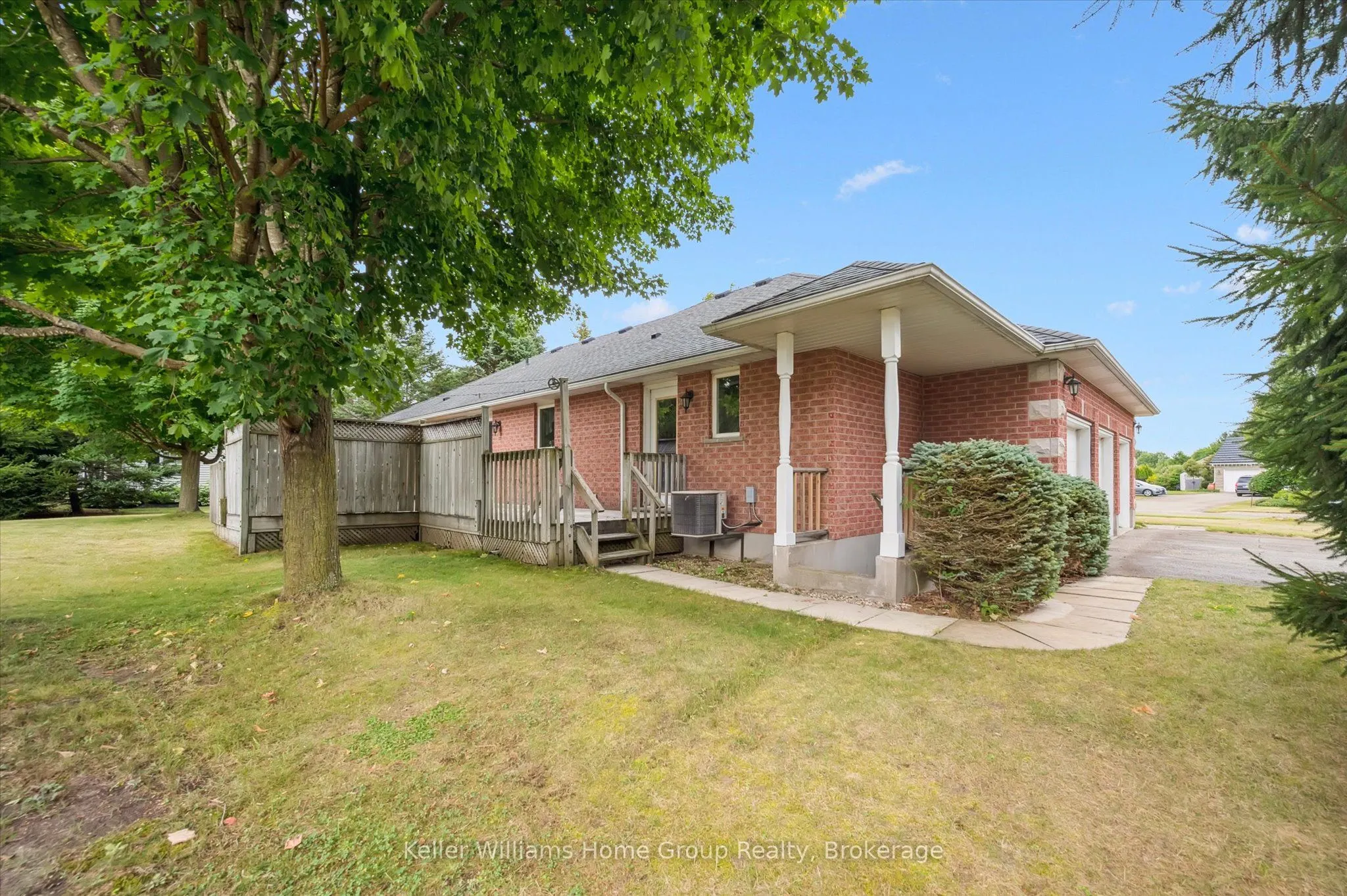 750 Dianne Crescent