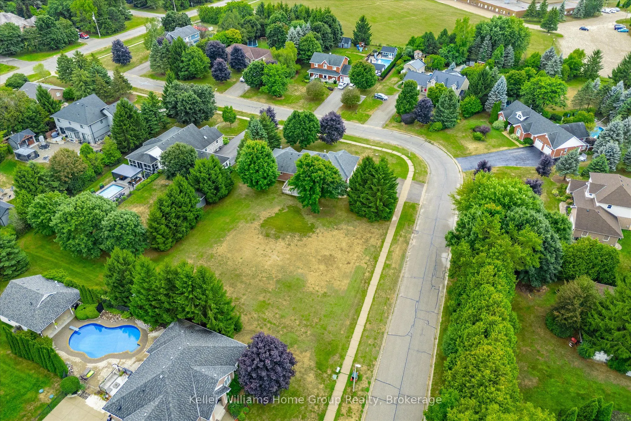 750 Dianne Crescent
