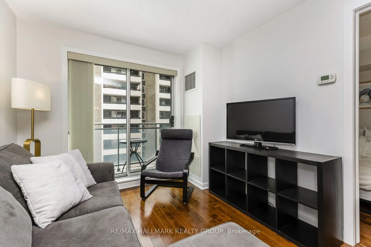 138 Somerset Street W, #502