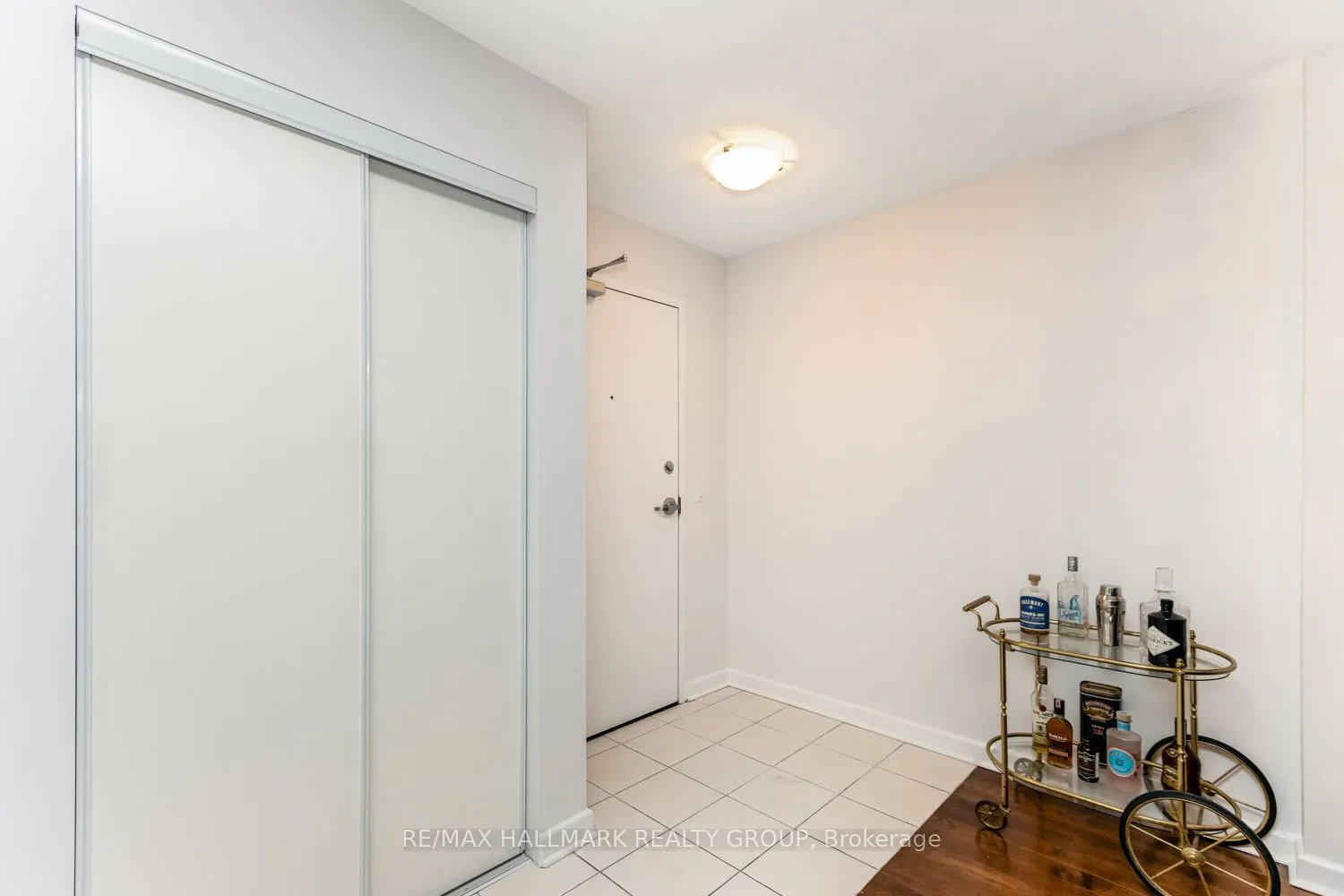 138 Somerset Street W, #502
