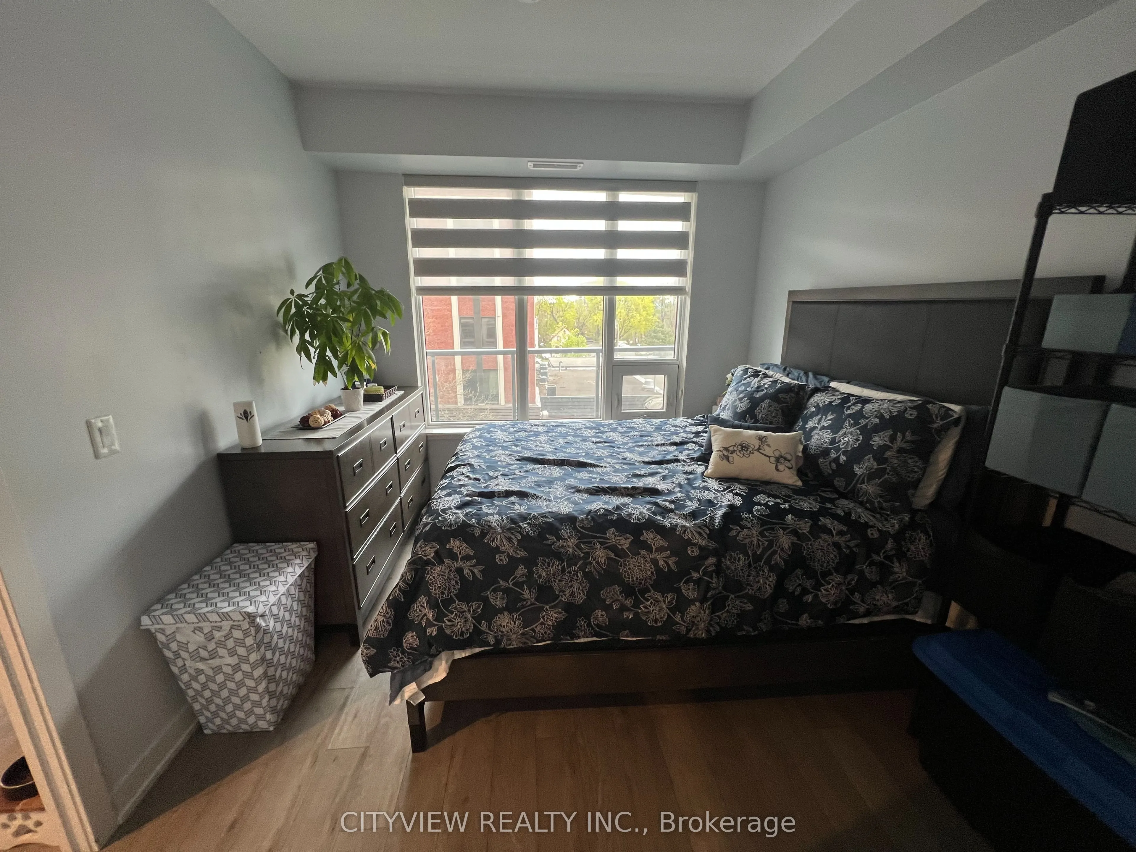 212 King william Street, #401