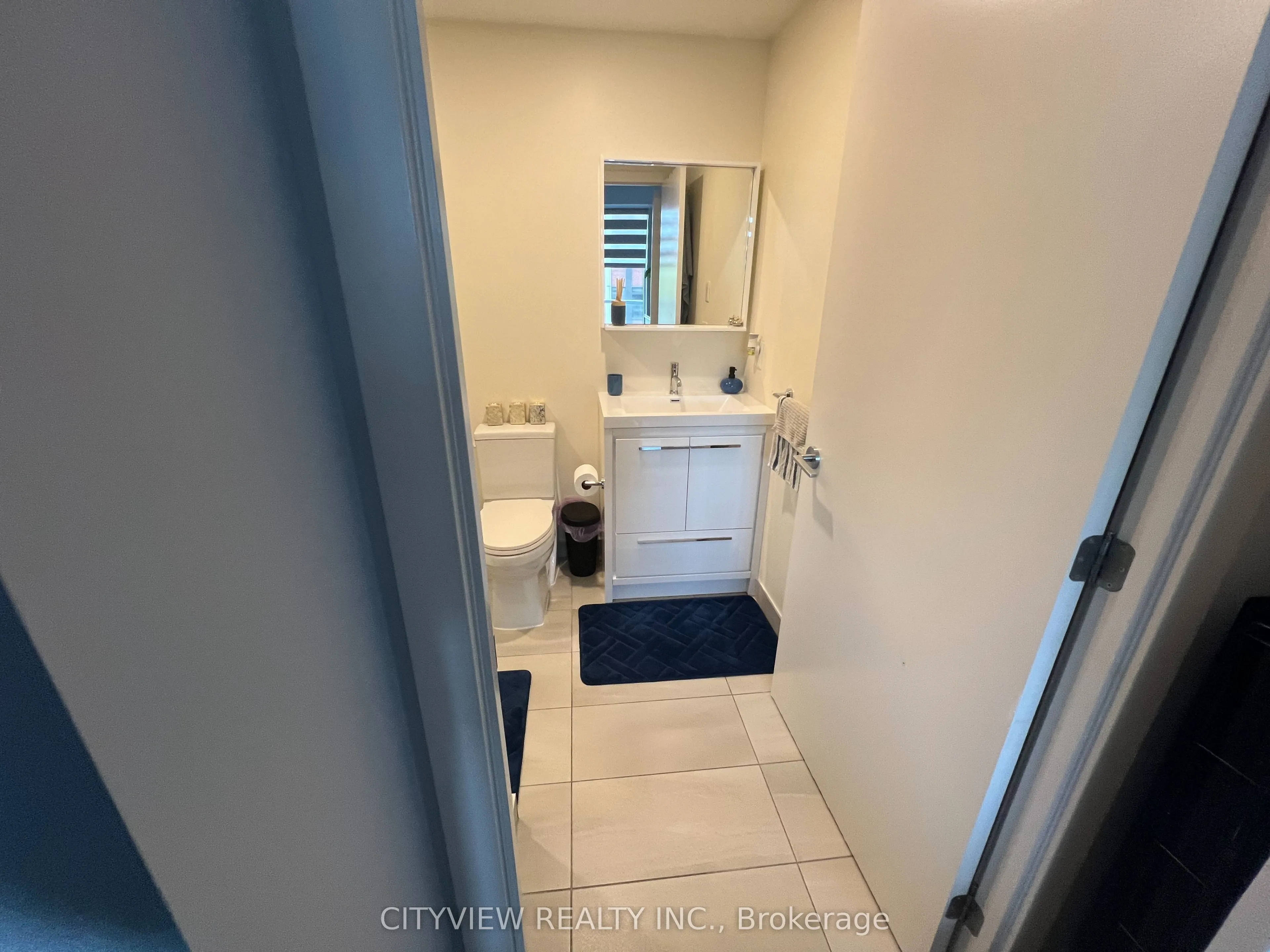212 King william Street, #401