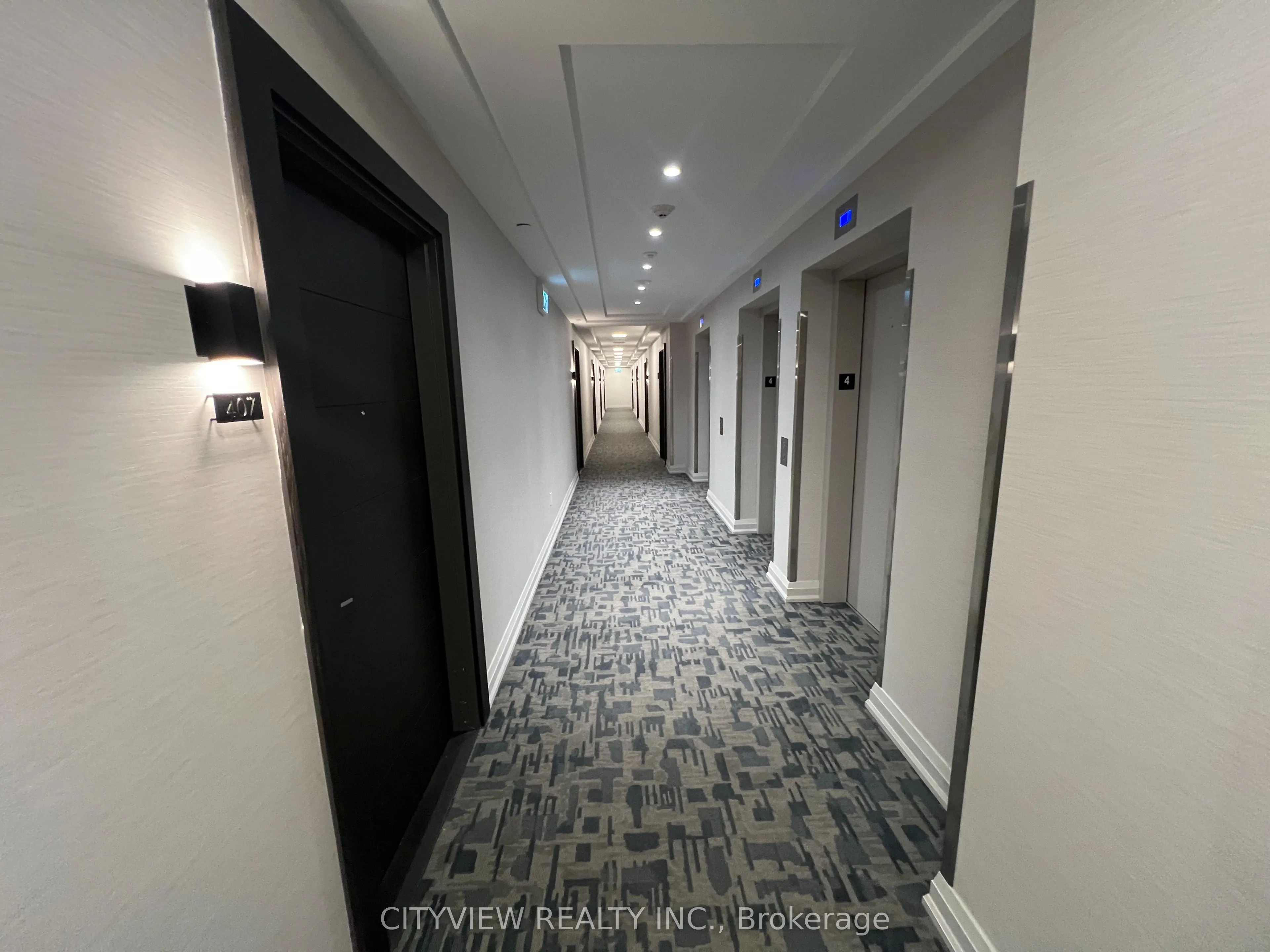 212 King william Street, #401