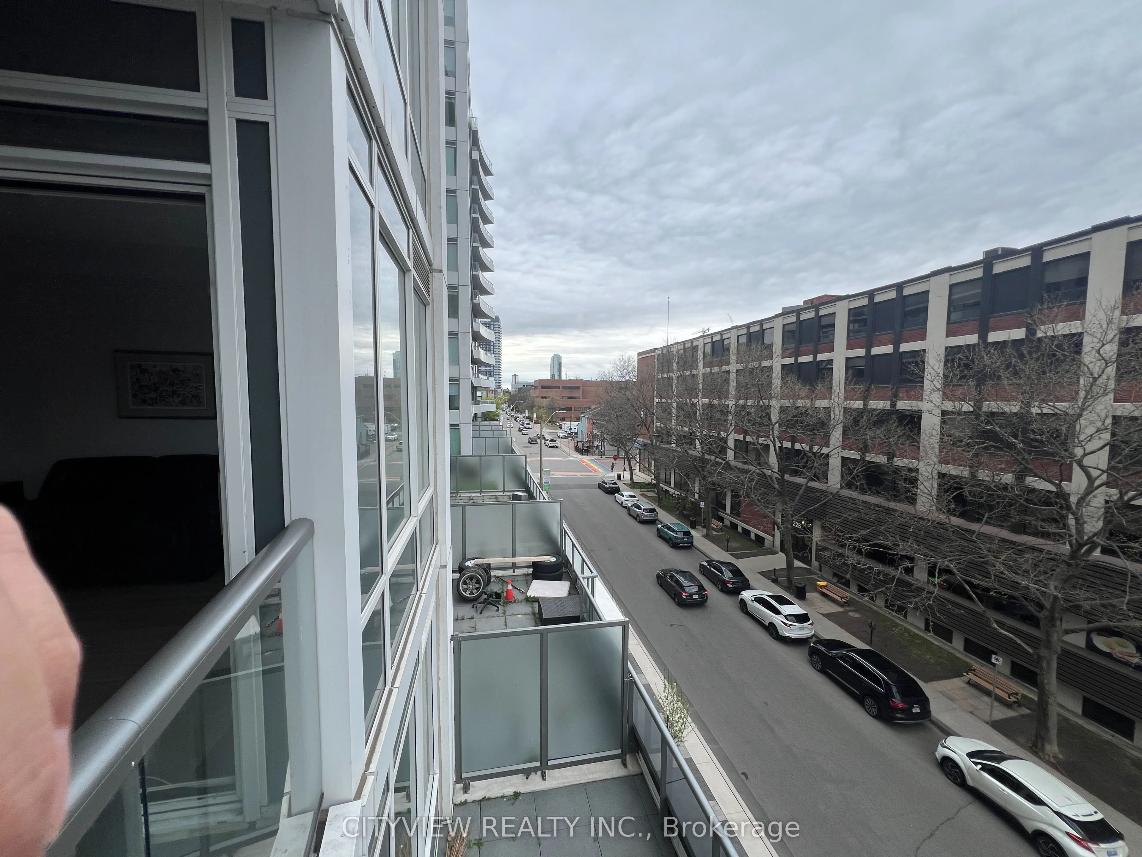 212 King william Street, #401