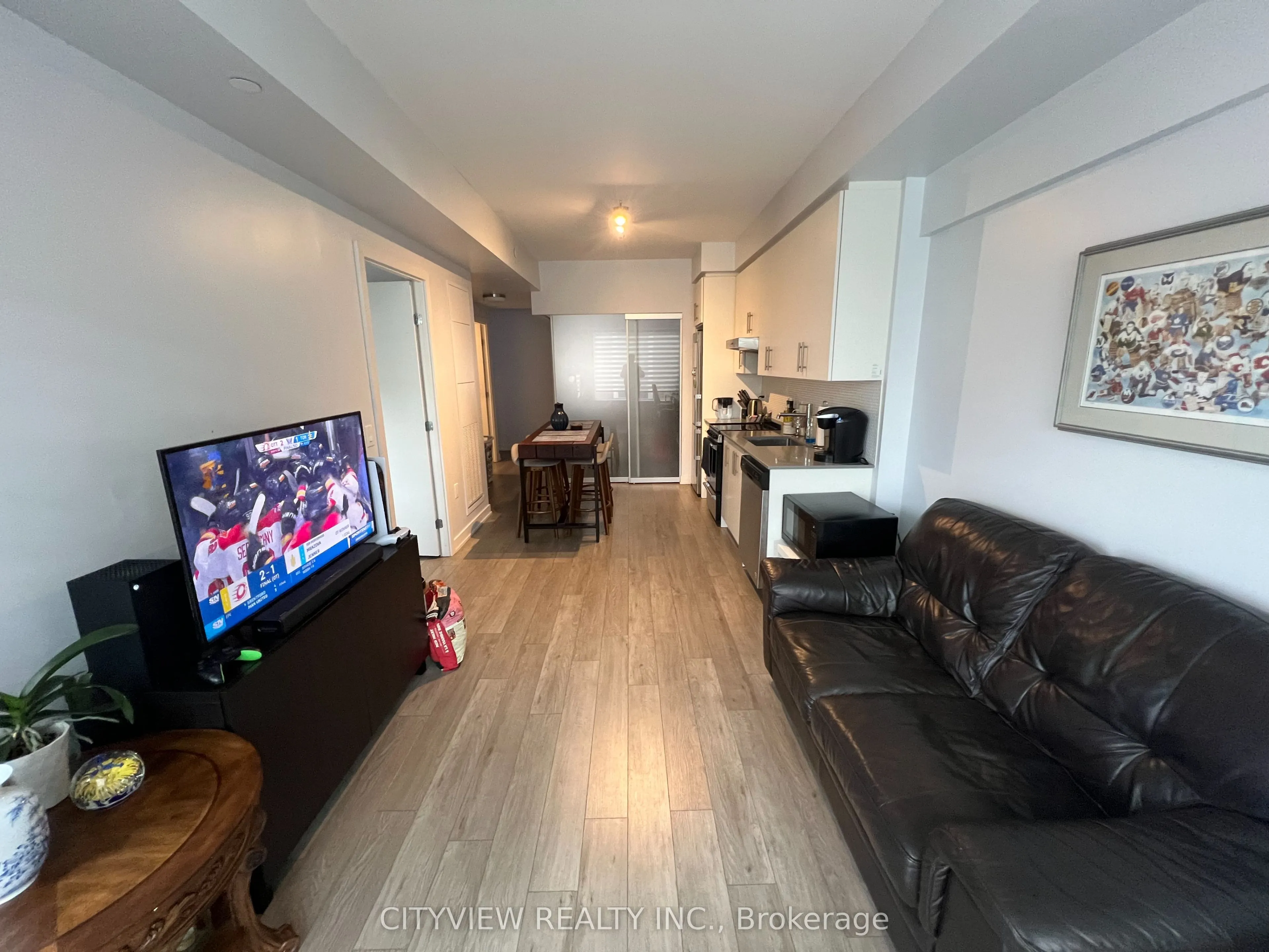 212 King william Street, #401