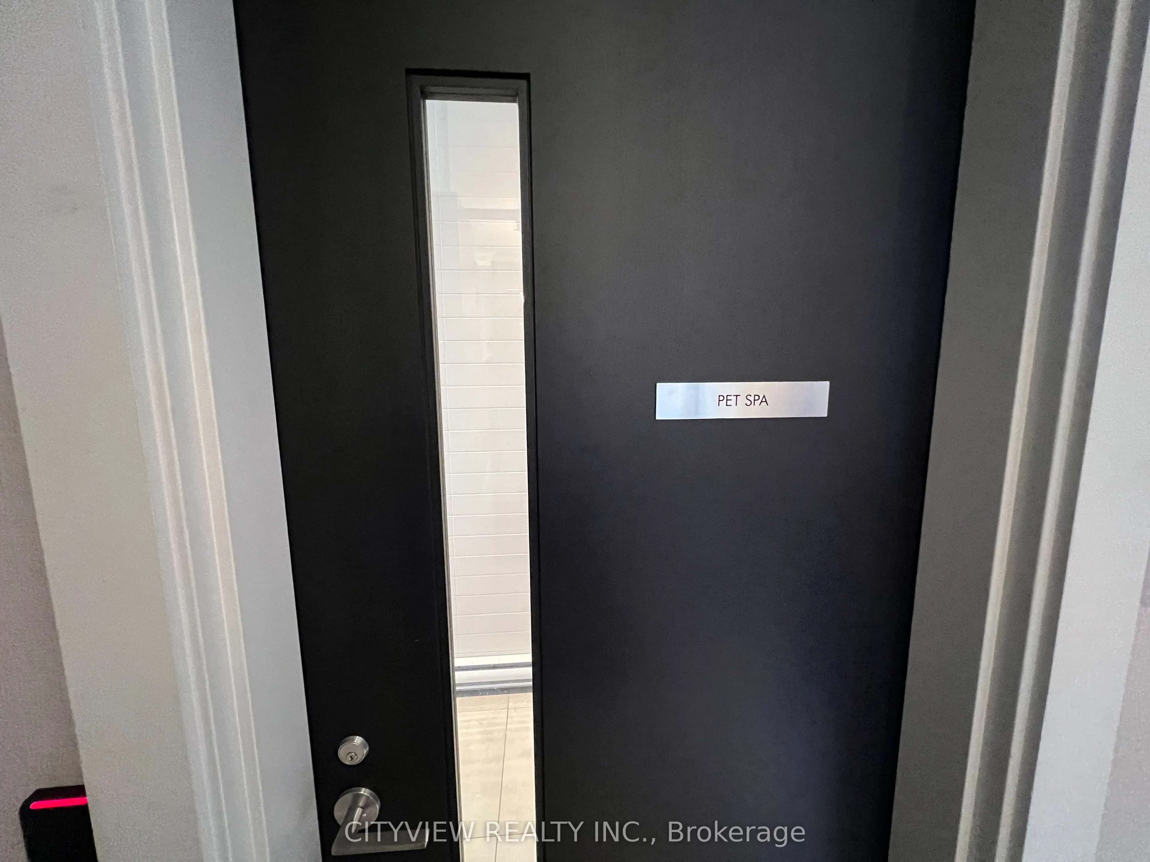212 King william Street, #401