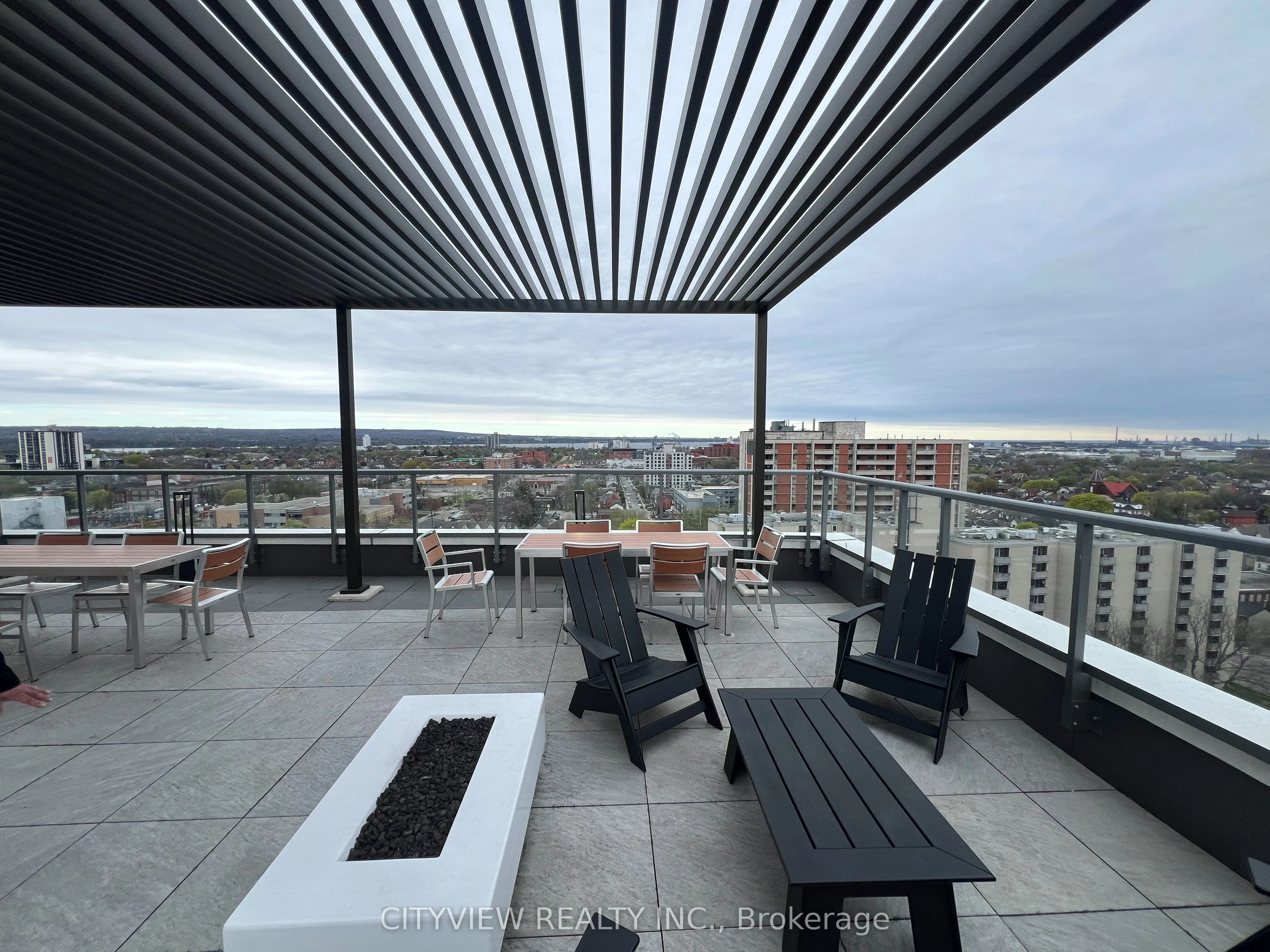 212 King william Street, #401