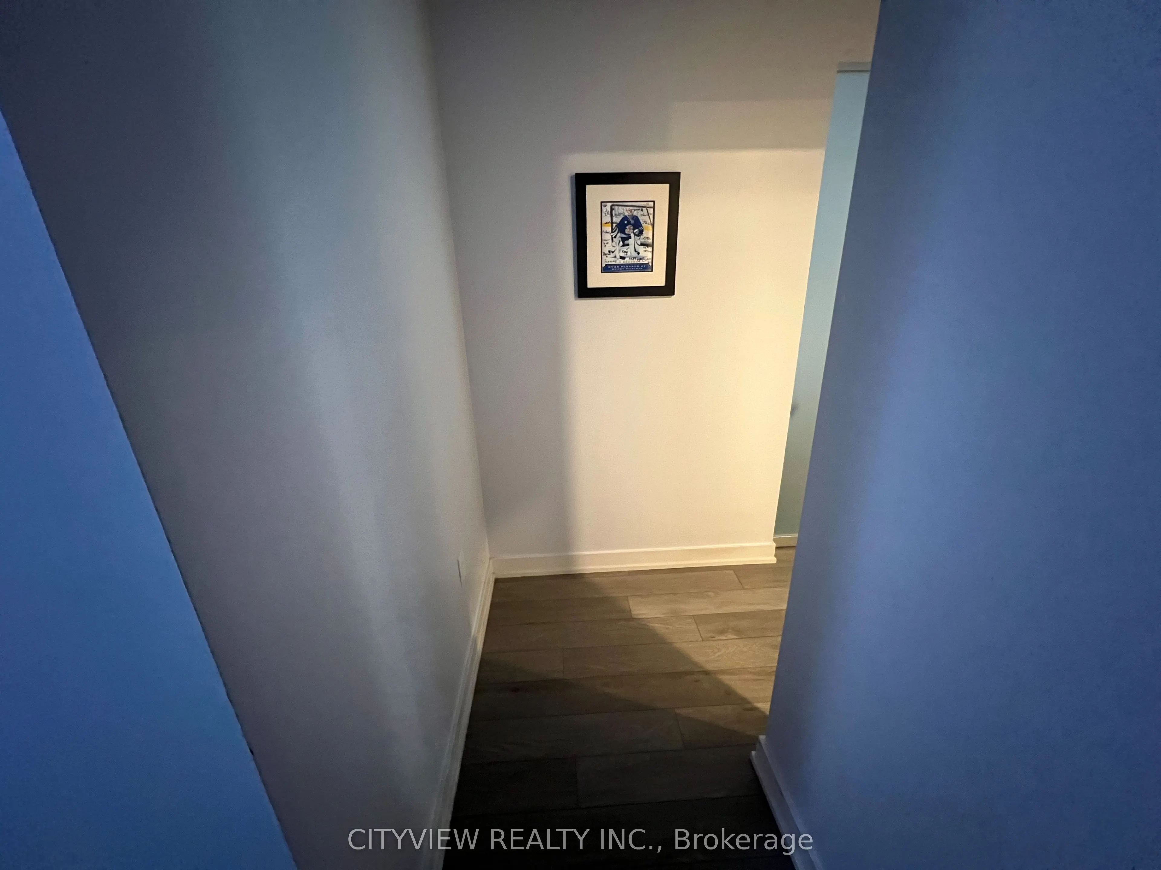 212 King william Street, #401