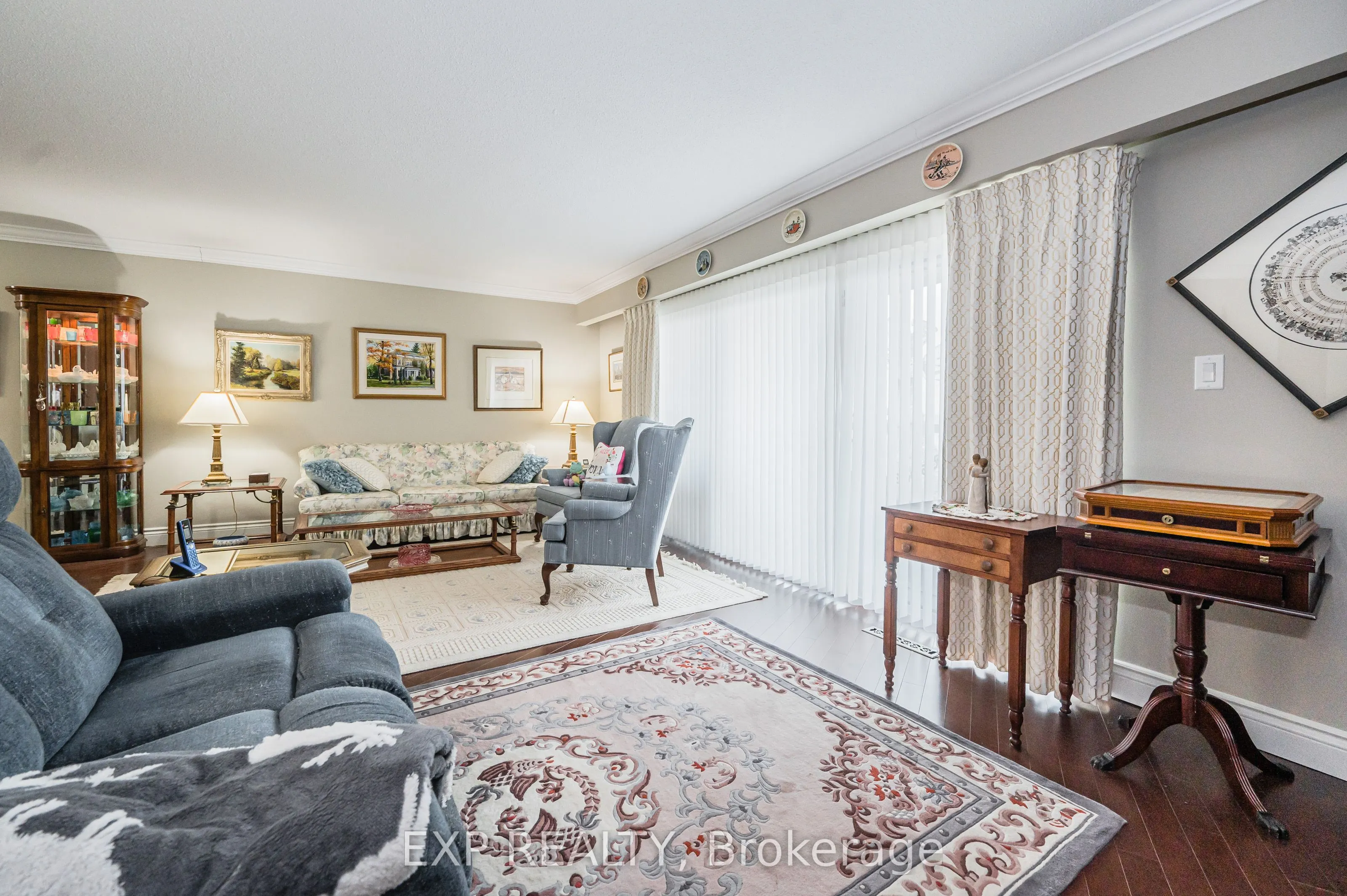 250 Glenridge Drive S, #1106