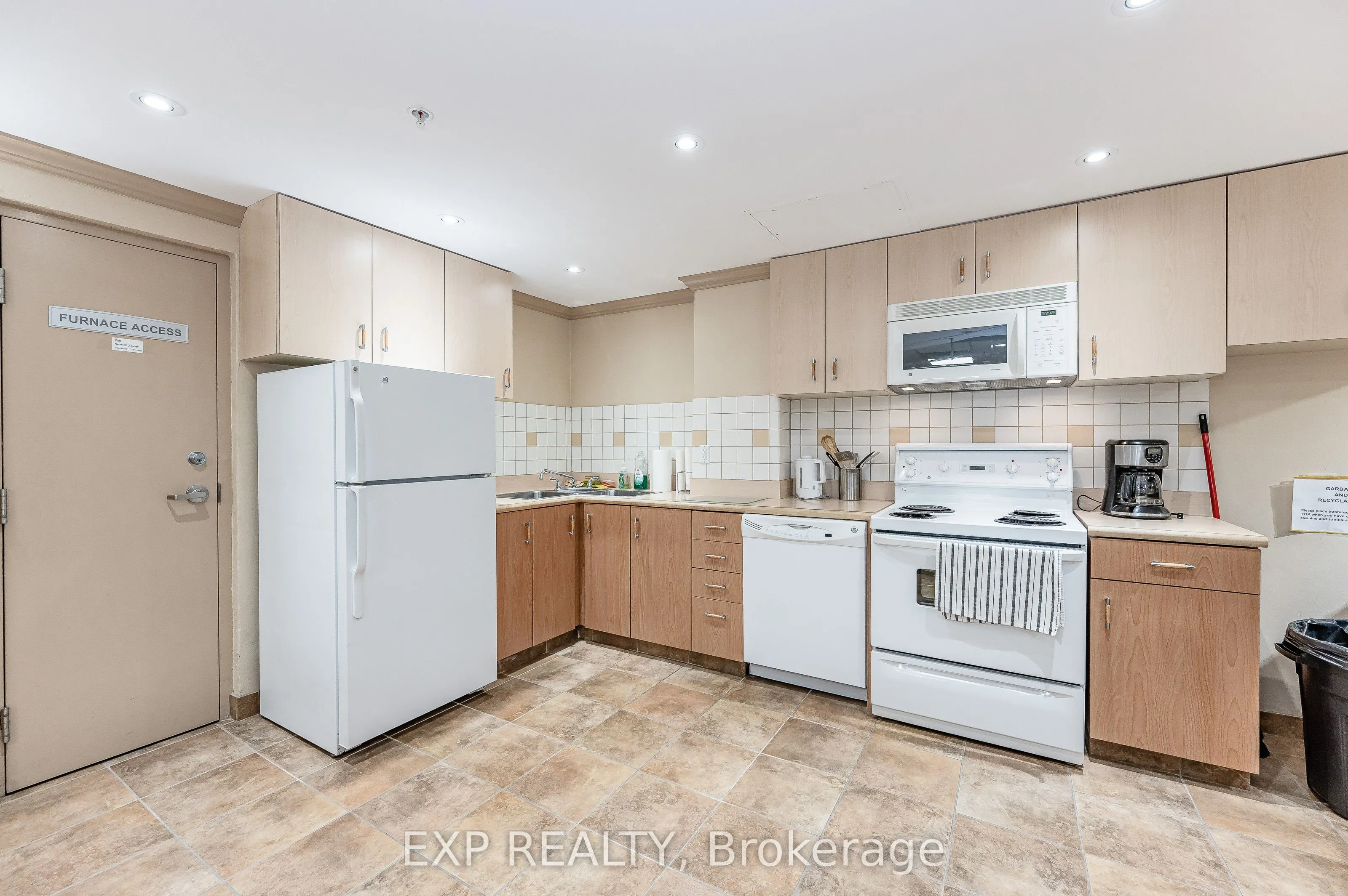 250 Glenridge Drive S, #1106