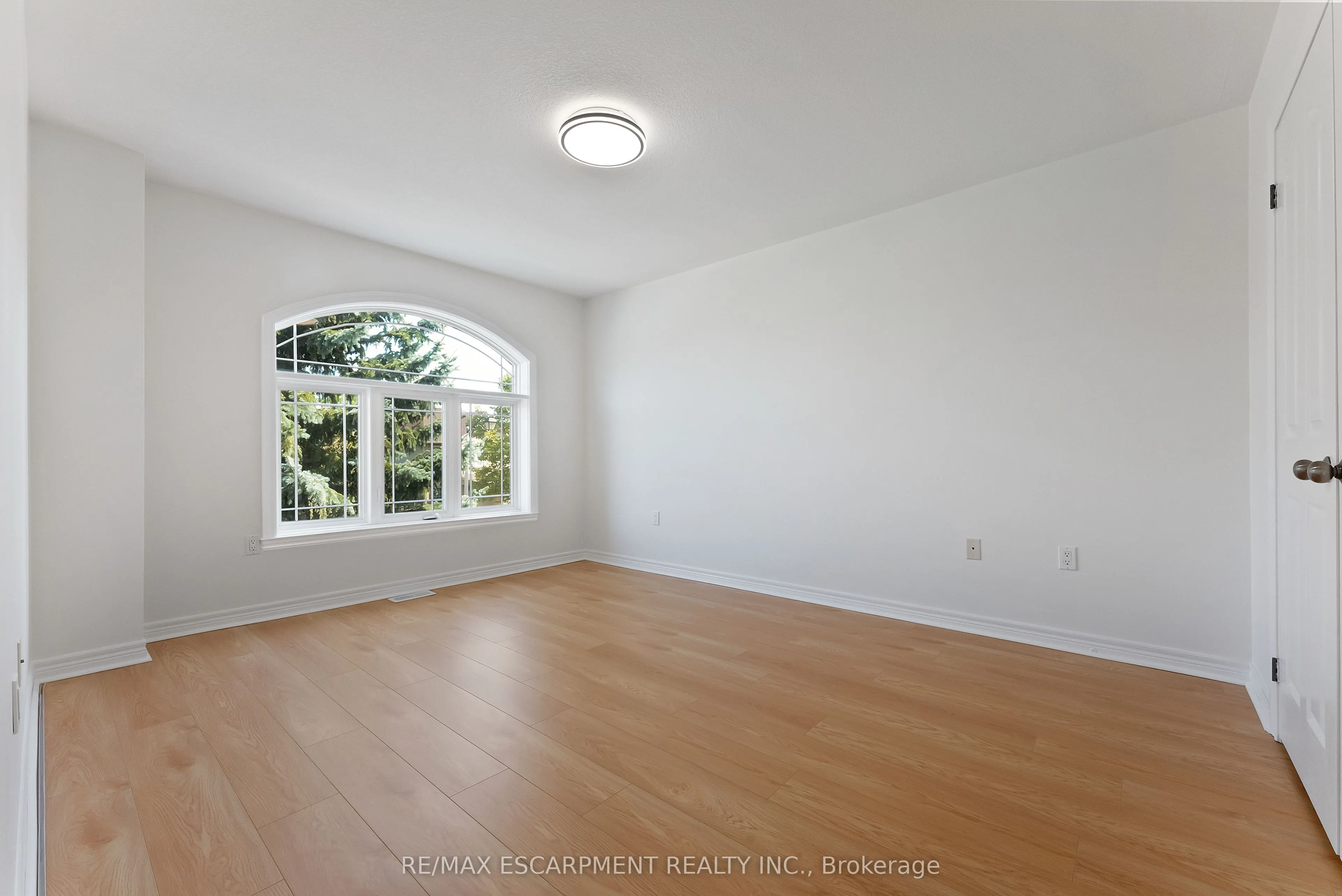 4 Mckibbon Avenue