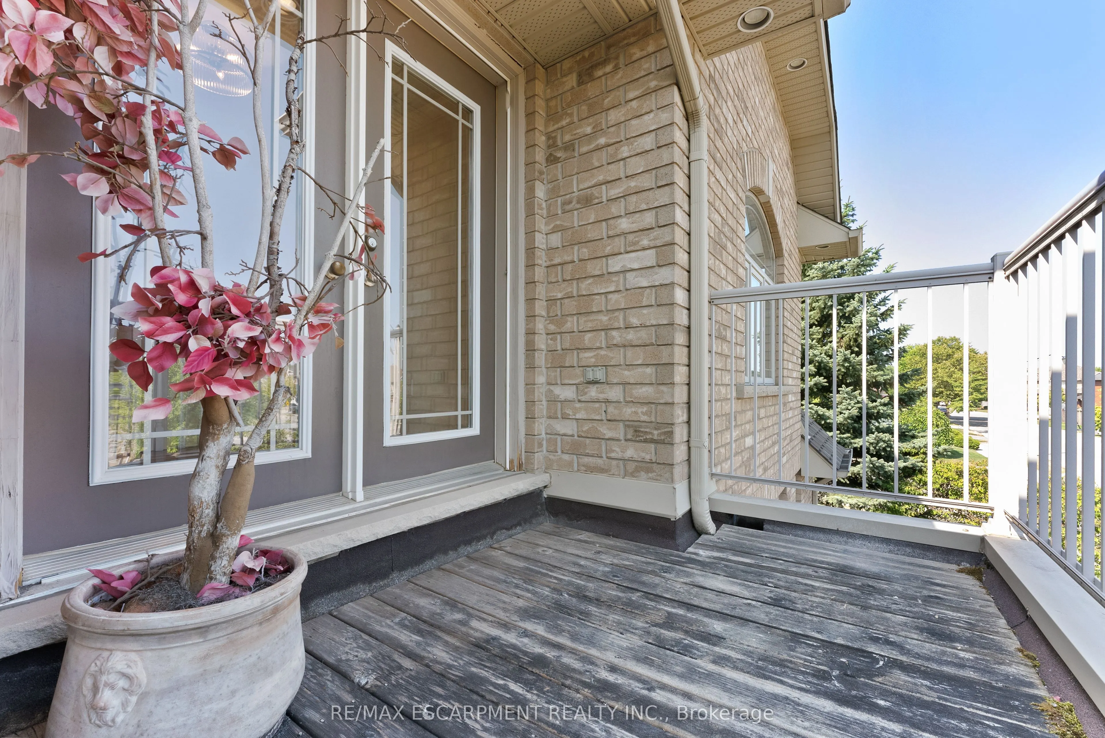 4 Mckibbon Avenue