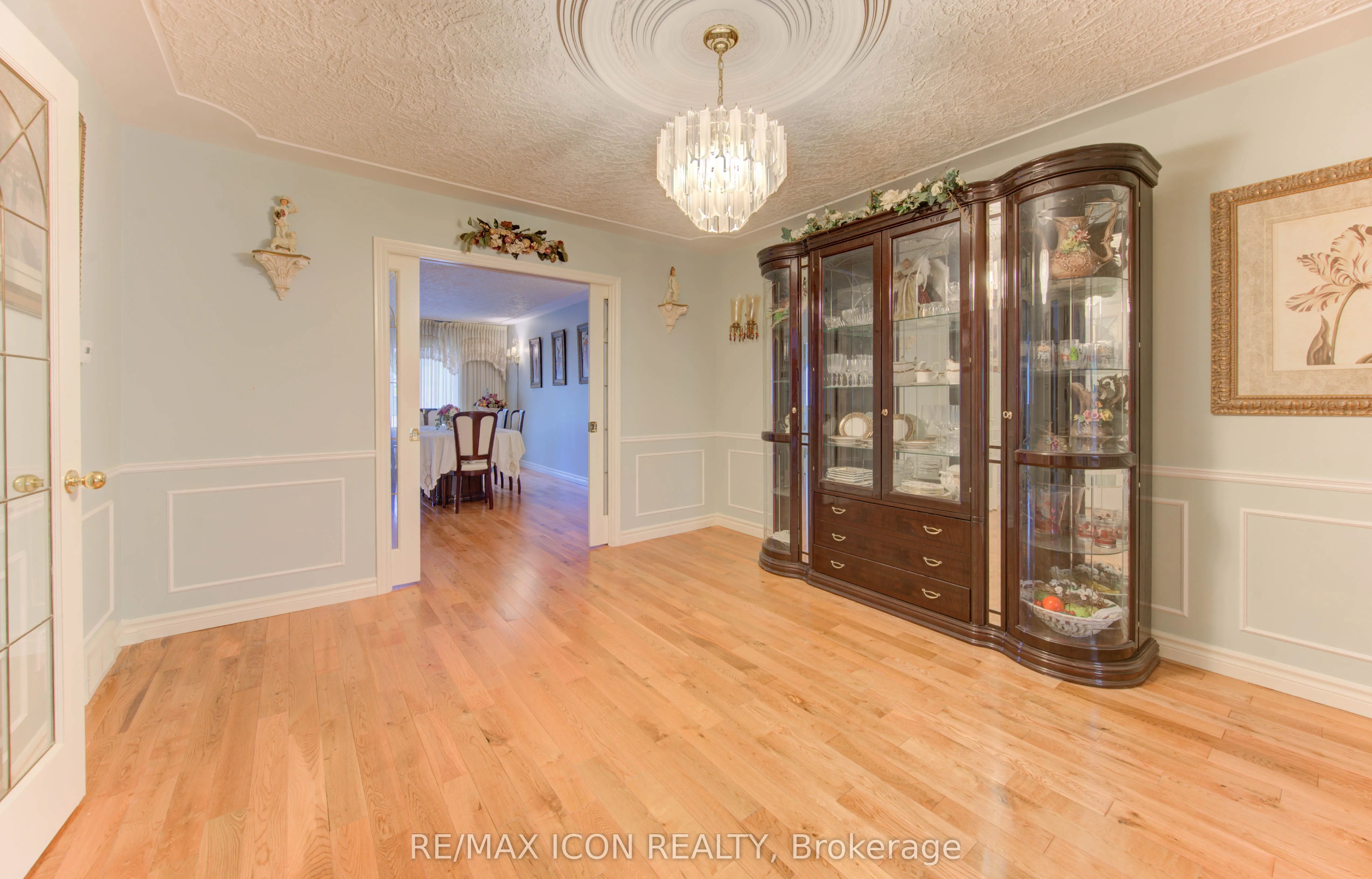 531 Sandbrooke Court