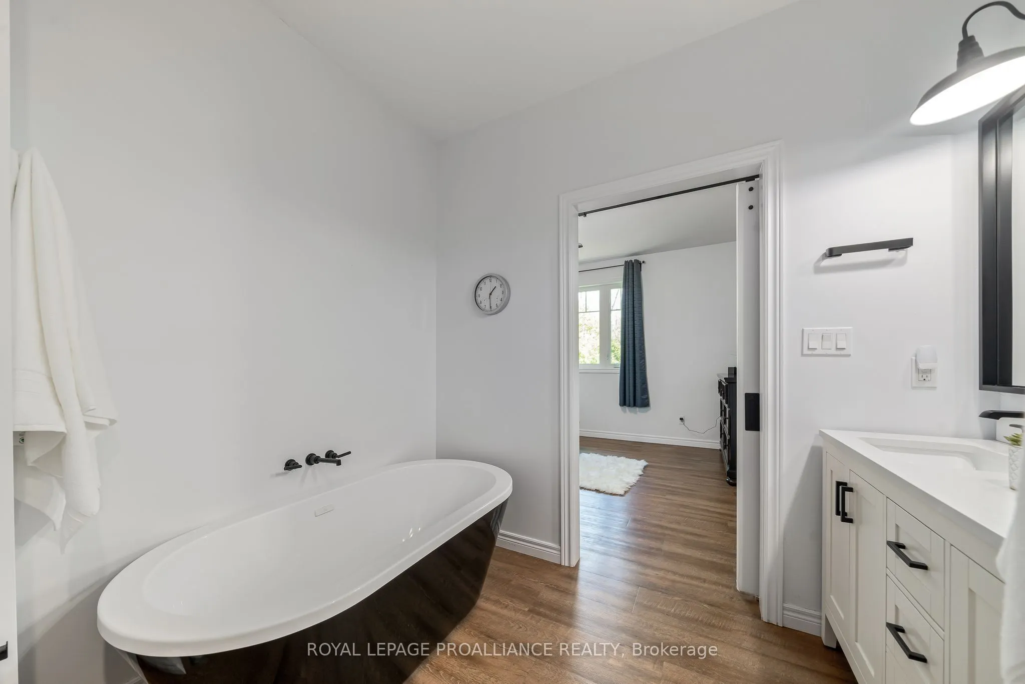 190 Lakeshore Road