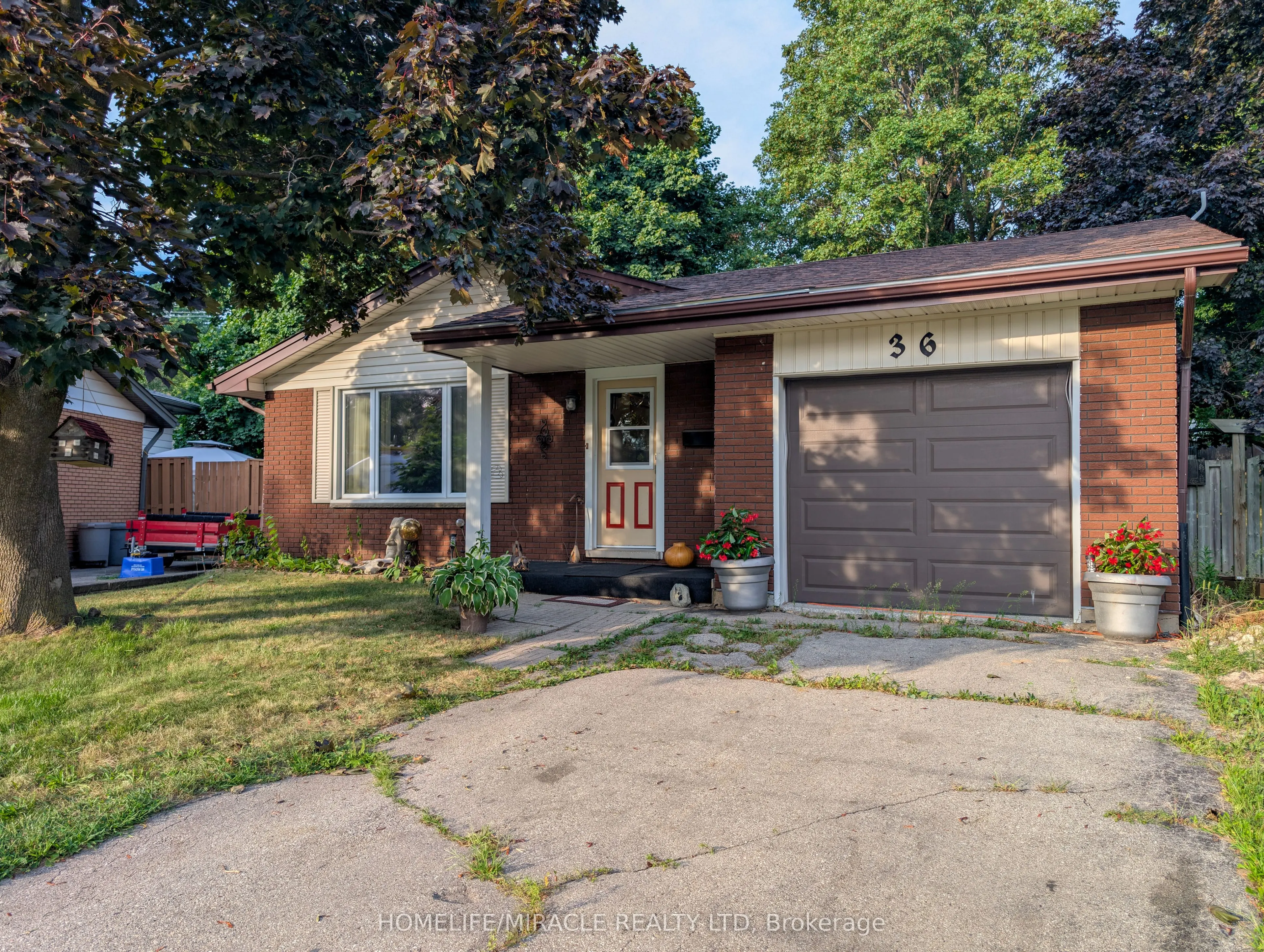 36 Arrowhead Place