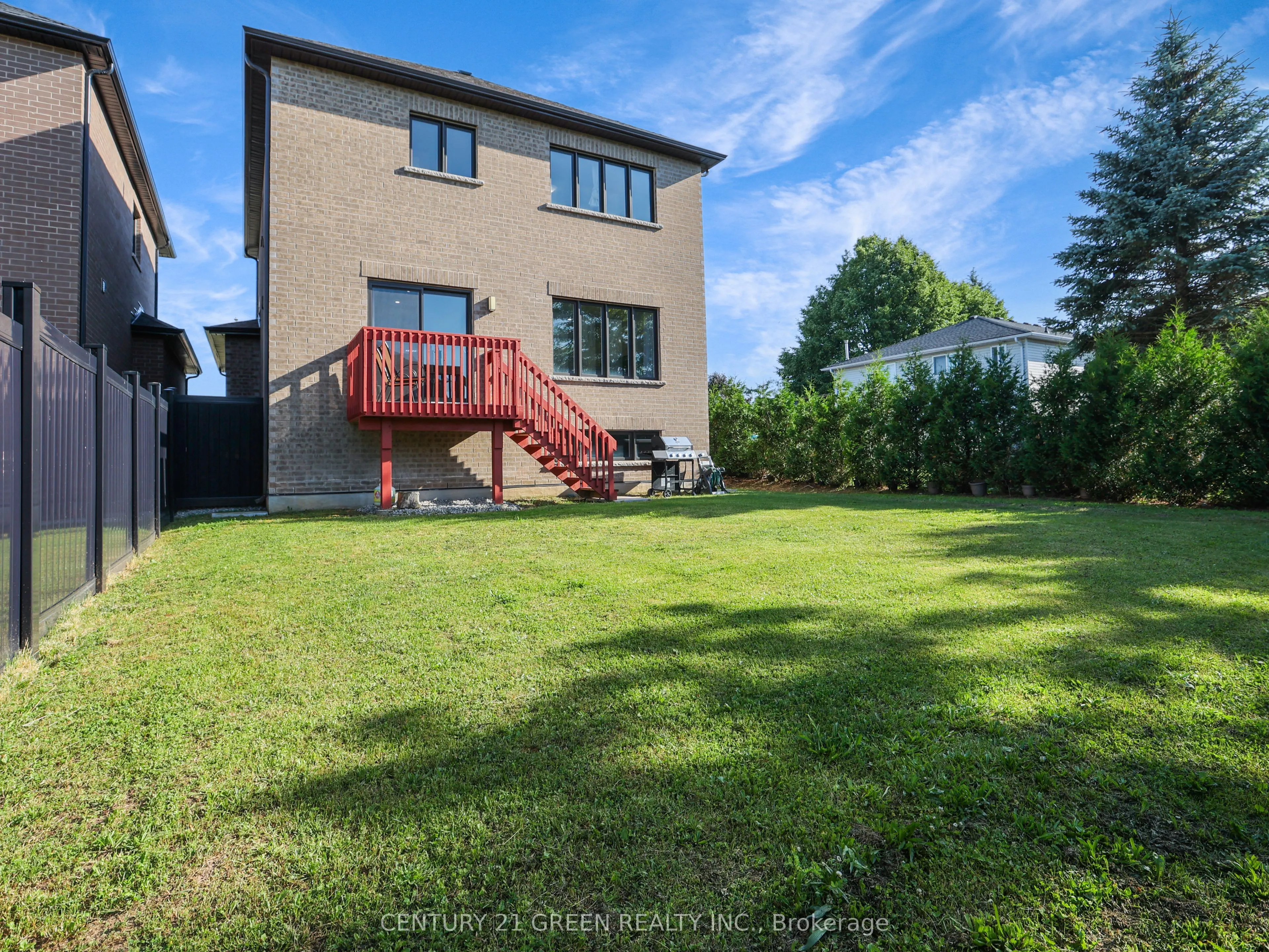 4 Slater Street