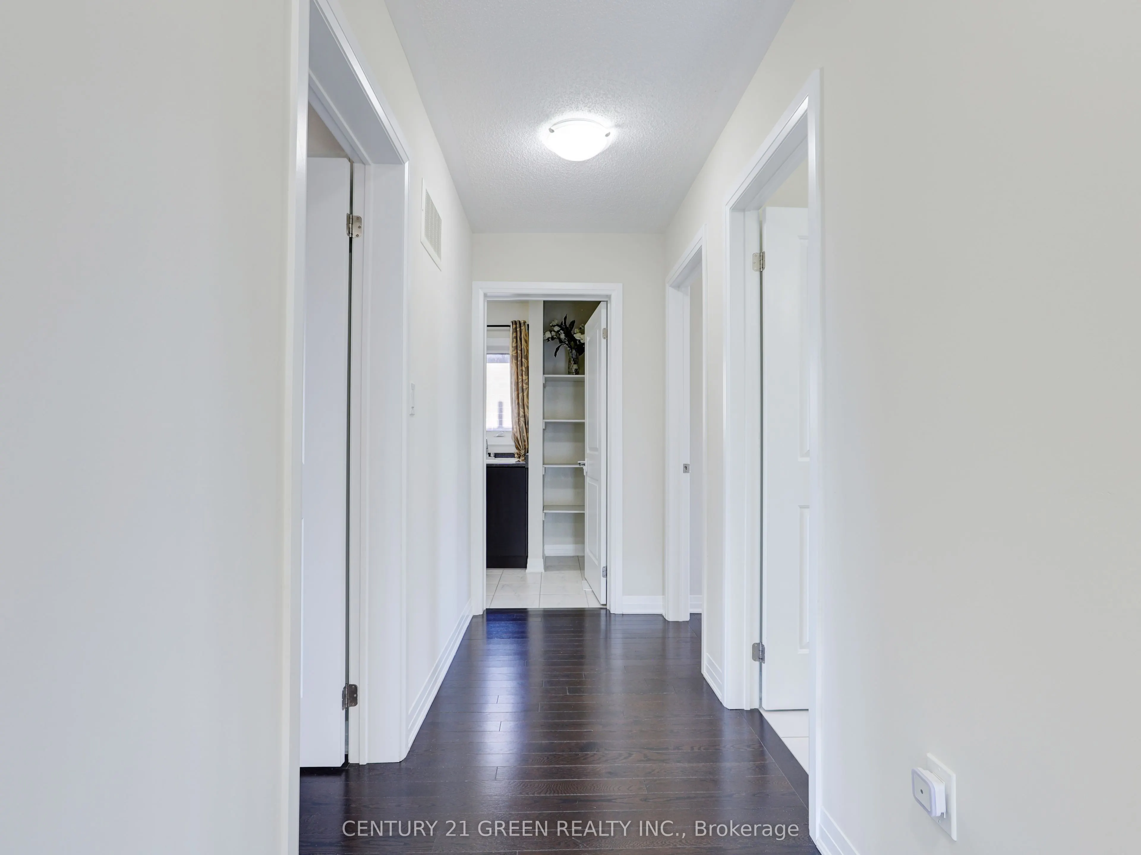 4 Slater Street