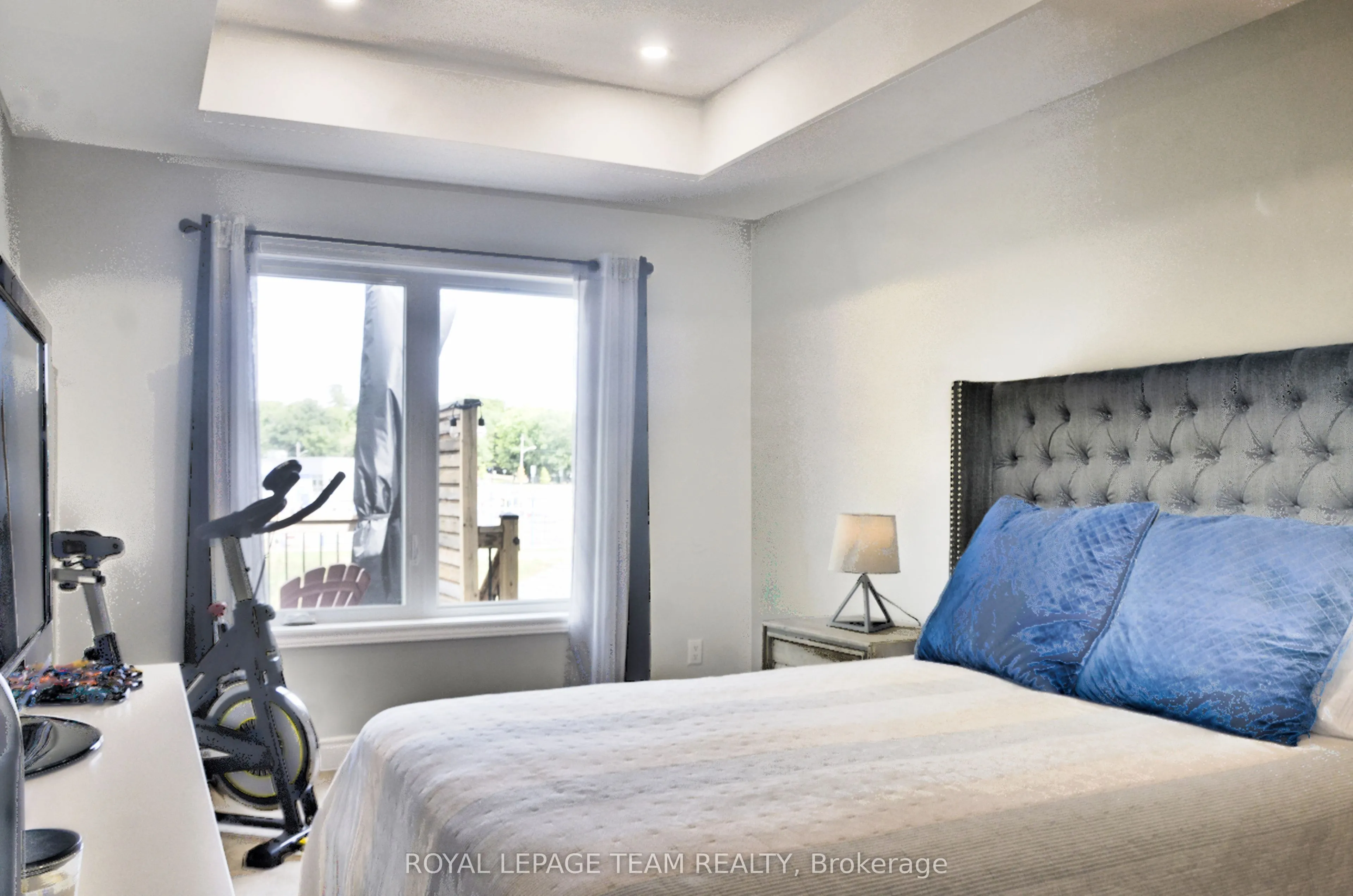 13A Centre Street N