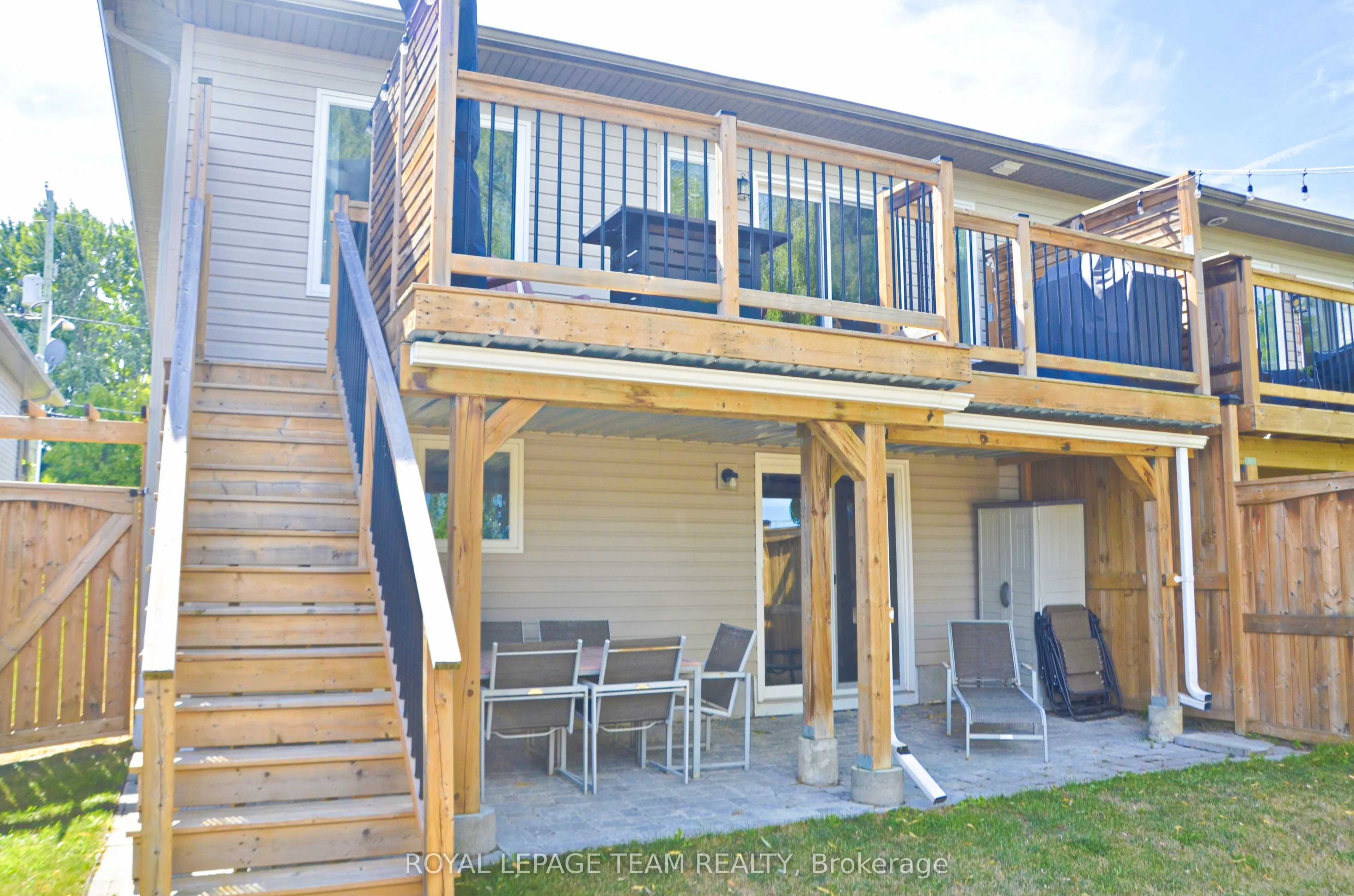 13A Centre Street N