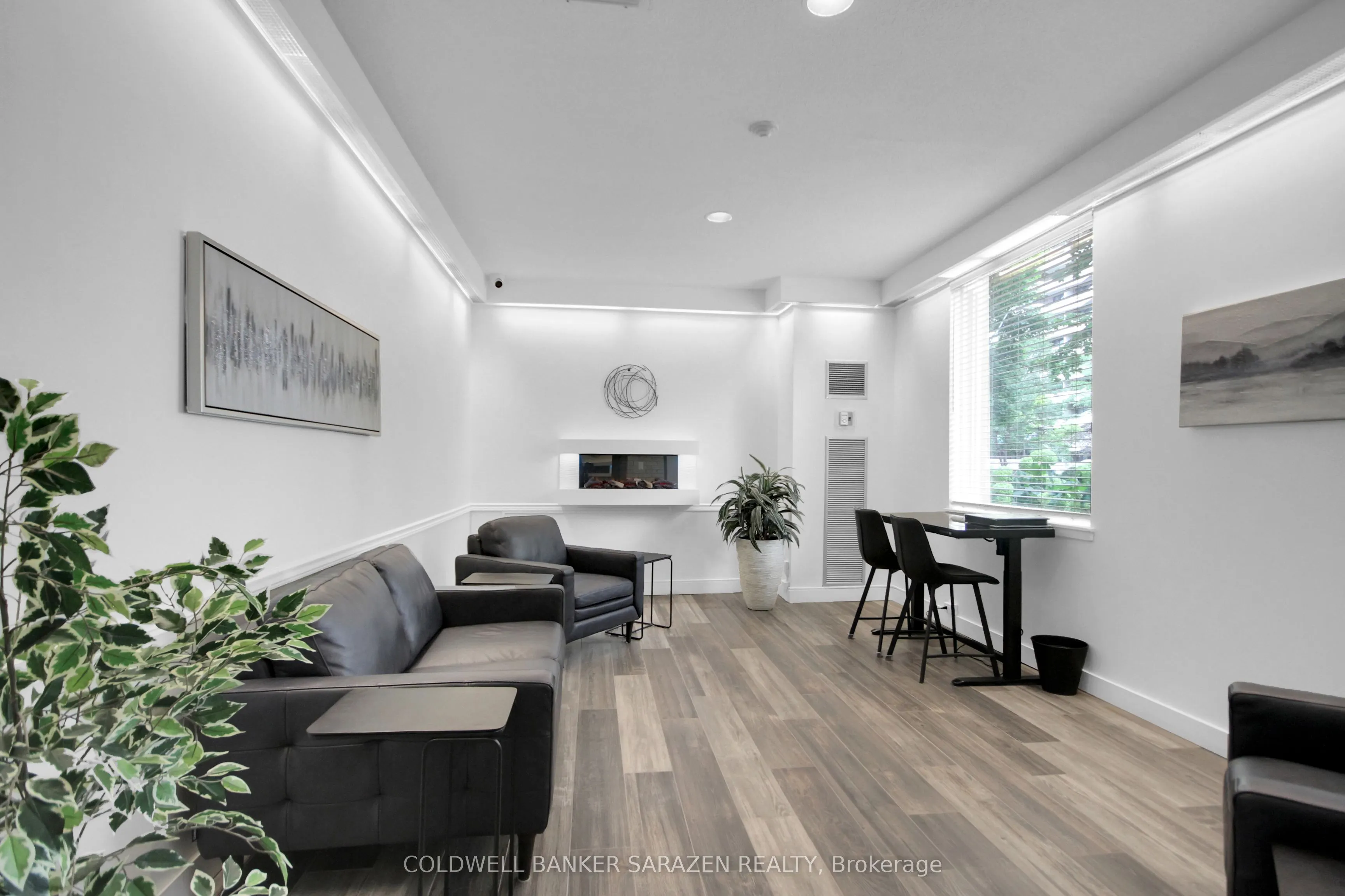 1100 Ambleside Drive, #612