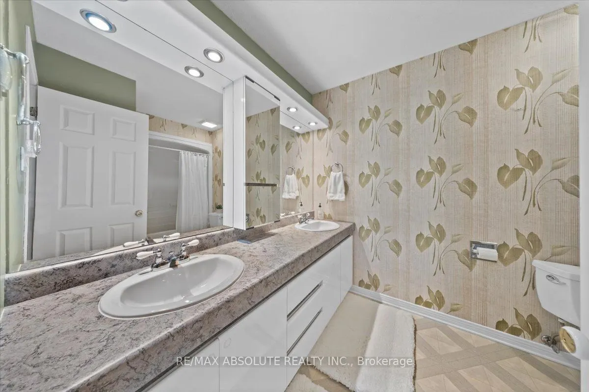 22 Banting Crescent