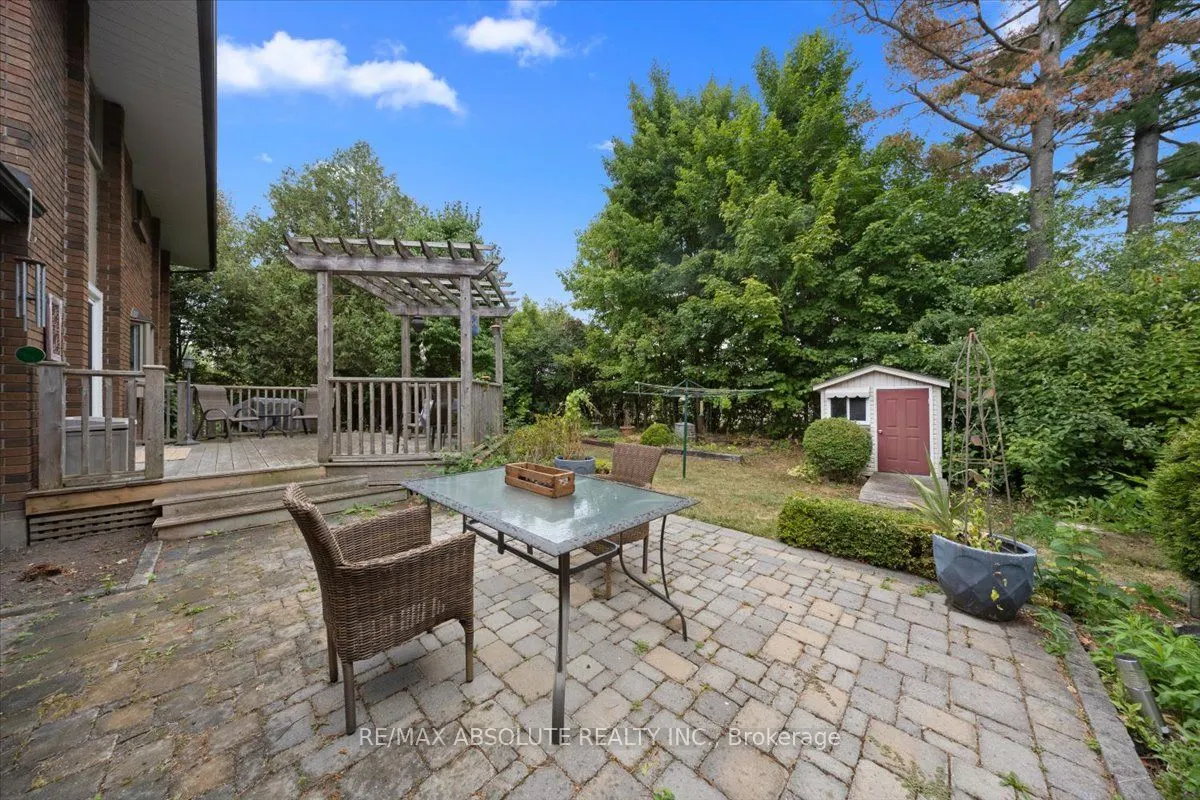 22 Banting Crescent