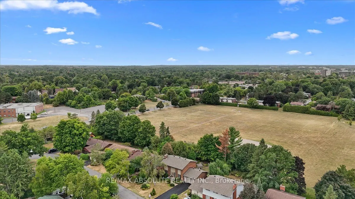 22 Banting Crescent