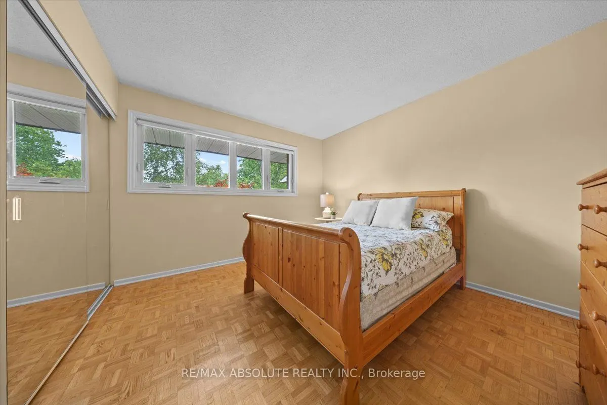 22 Banting Crescent
