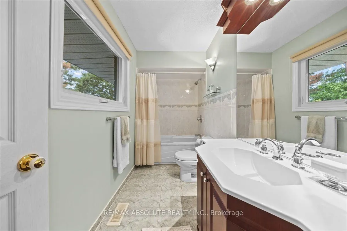 22 Banting Crescent