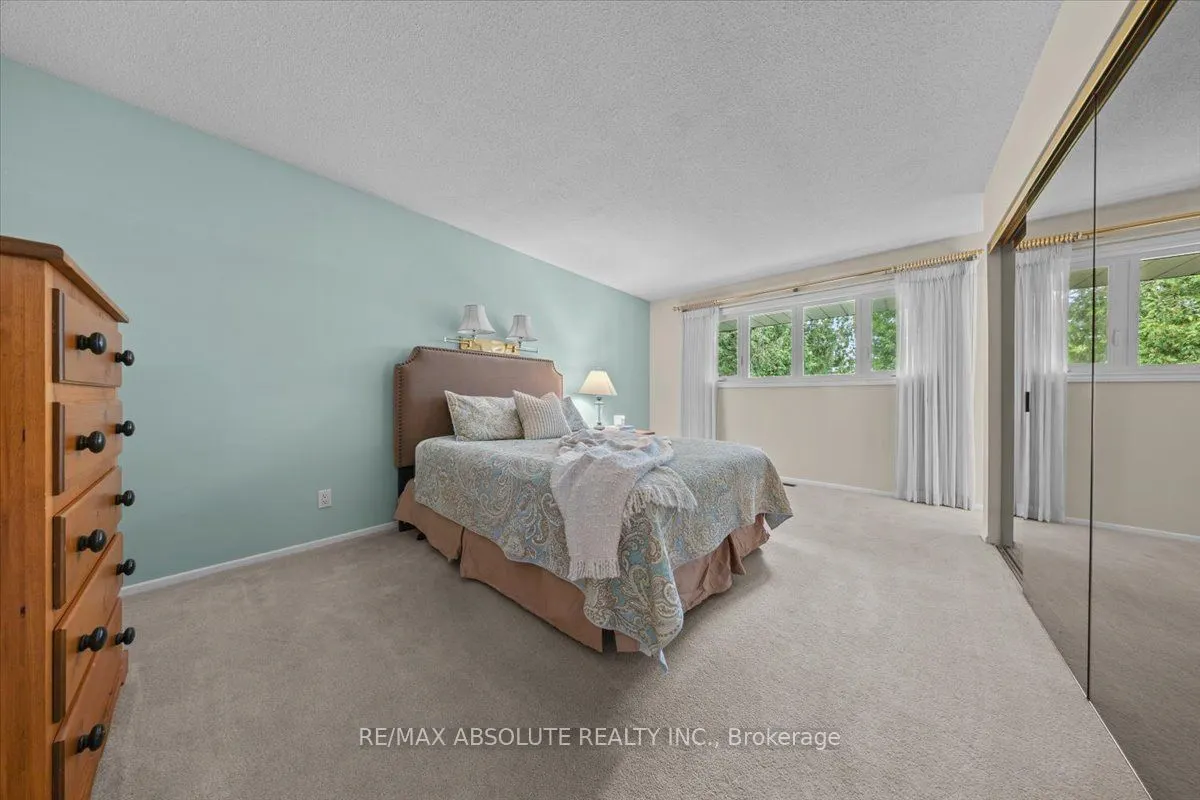 22 Banting Crescent