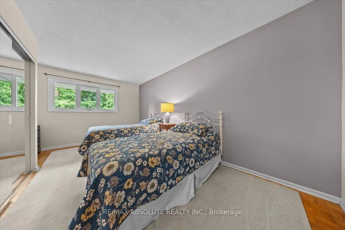 22 Banting Crescent