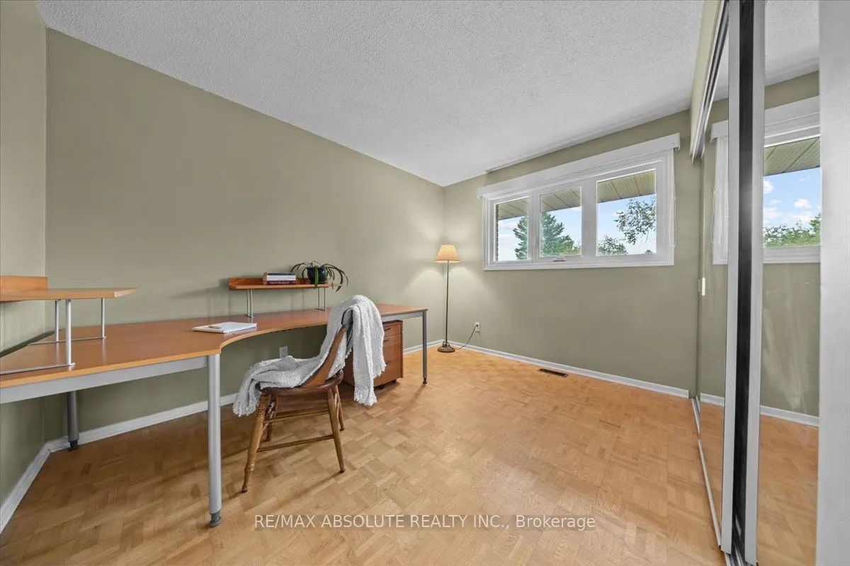 22 Banting Crescent