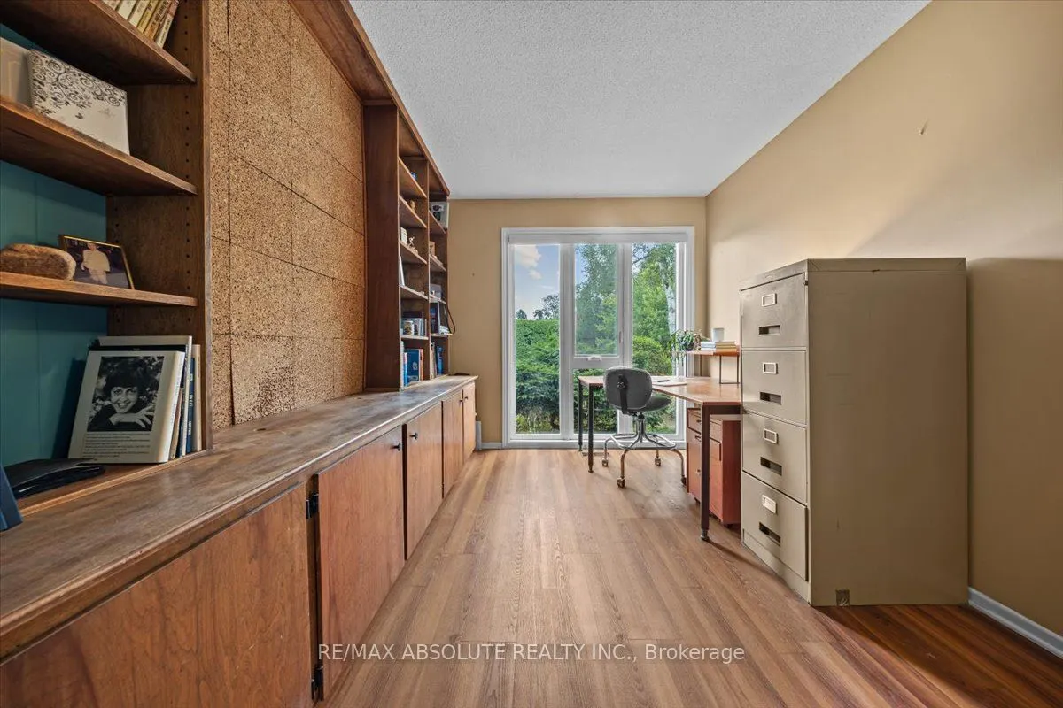 22 Banting Crescent